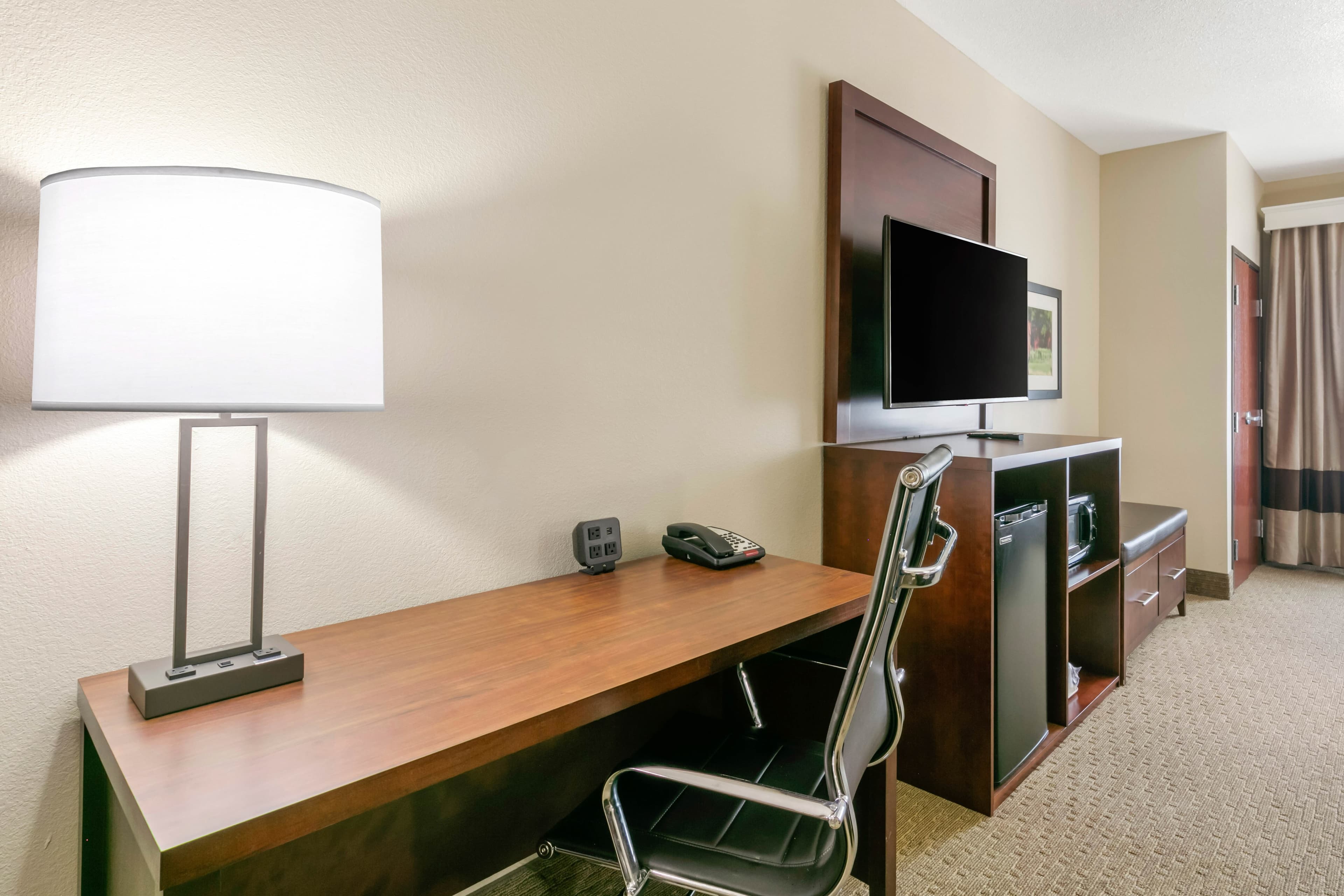 Comfort Suites Hopkinsville near Fort Campbell - Image 3