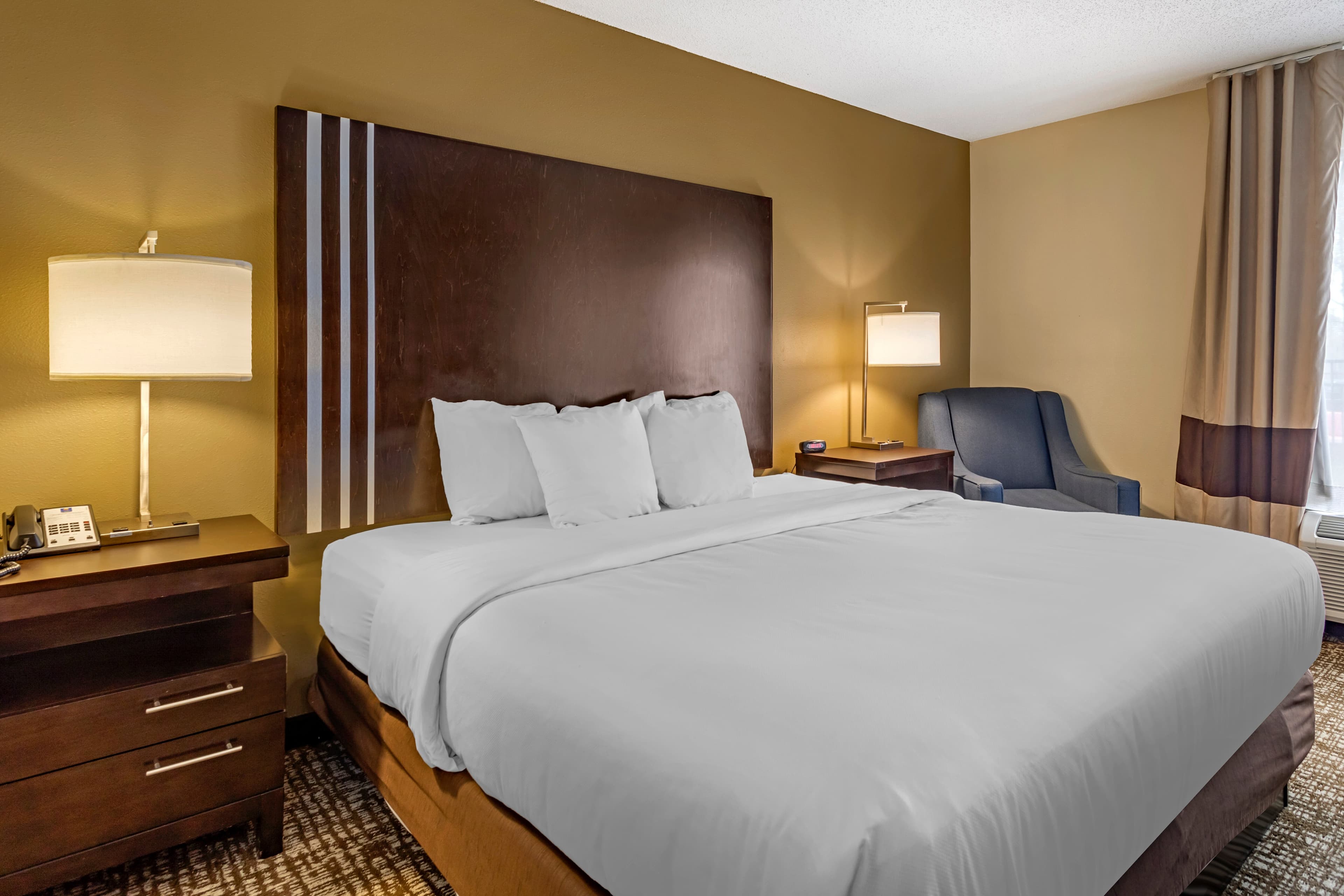 Comfort Inn Paducah I-24 — 25