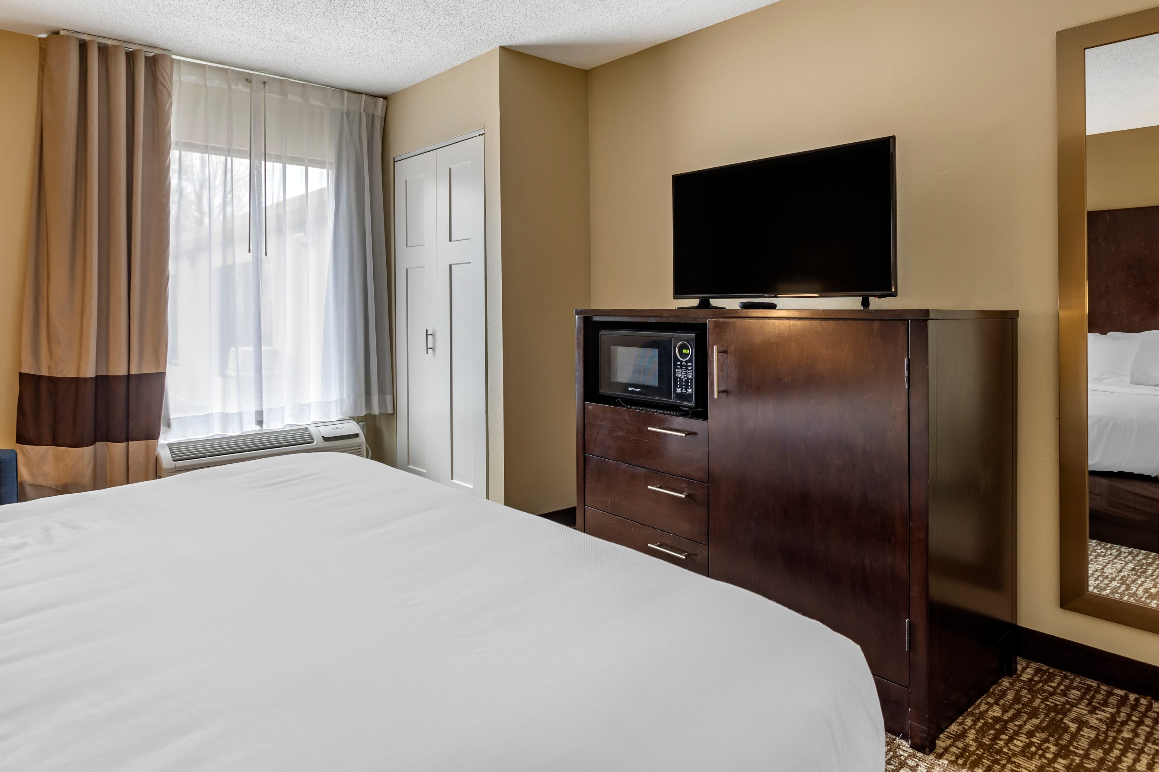 Comfort Inn Paducah I-24 — 26