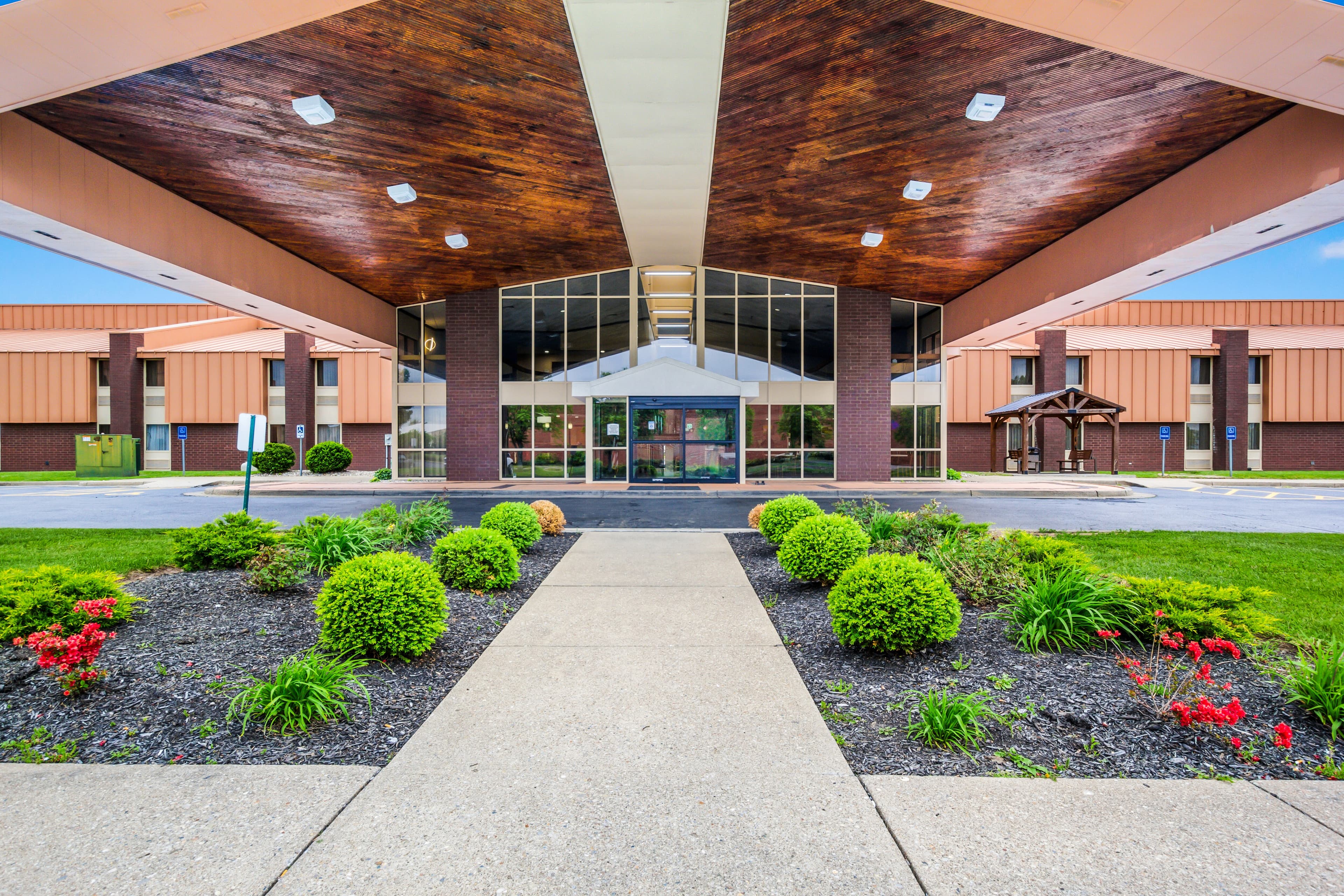 Quality Inn & Suites Florence - Cincinnati South - Image 1