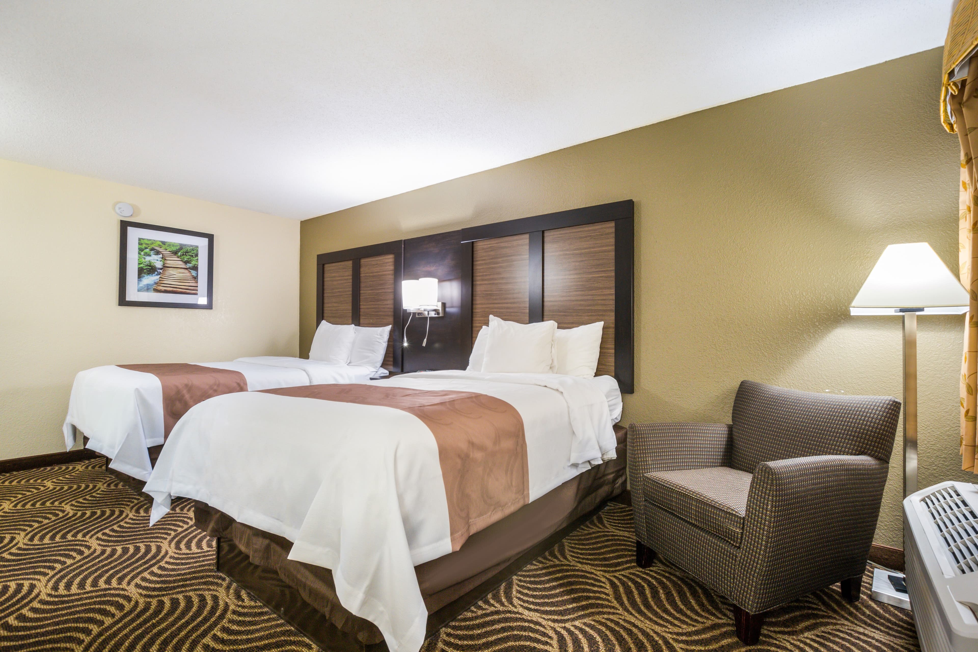 Quality Inn & Suites Florence - Cincinnati South - Image 4