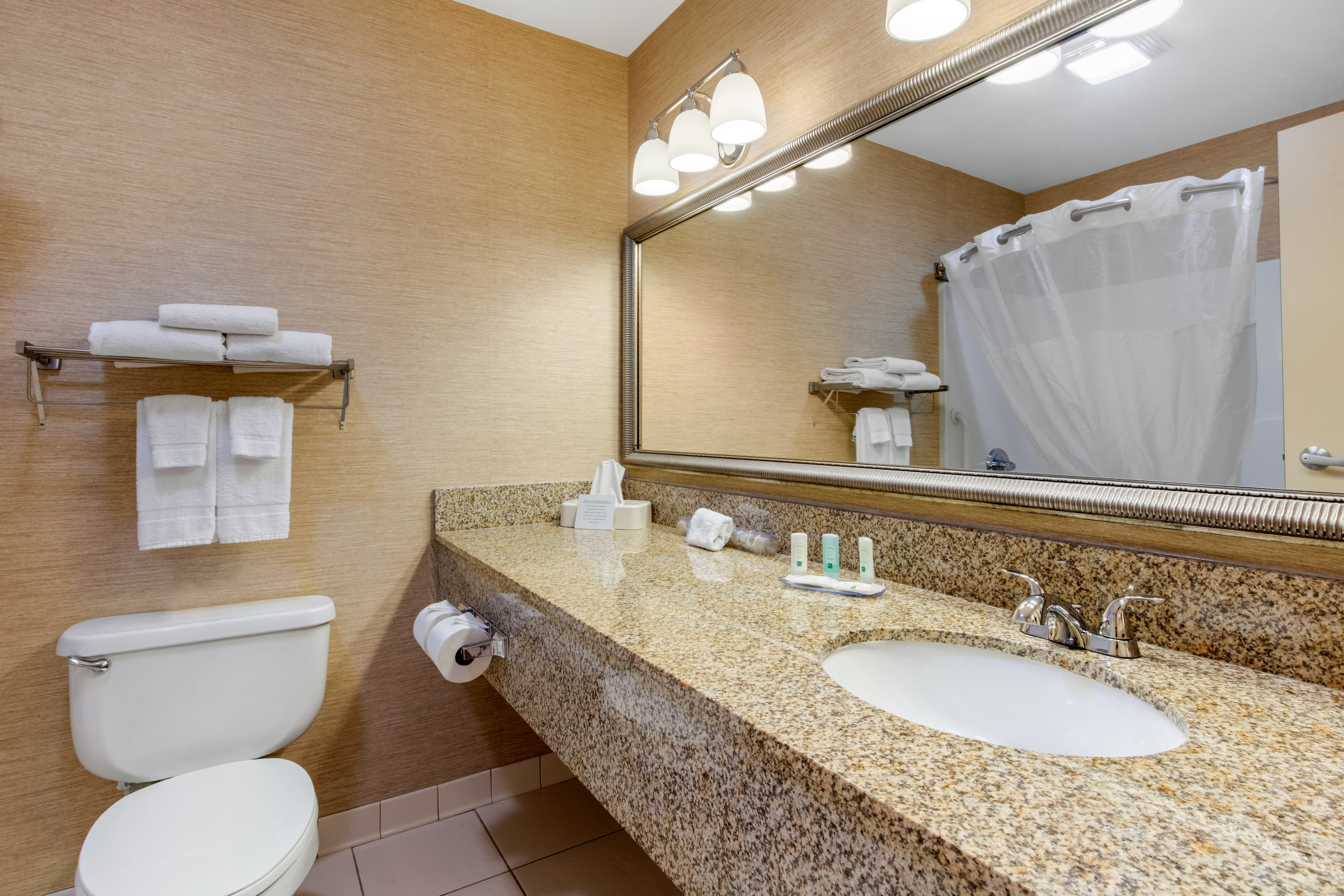 Quality Inn & Suites Benton - Draffenville — 26