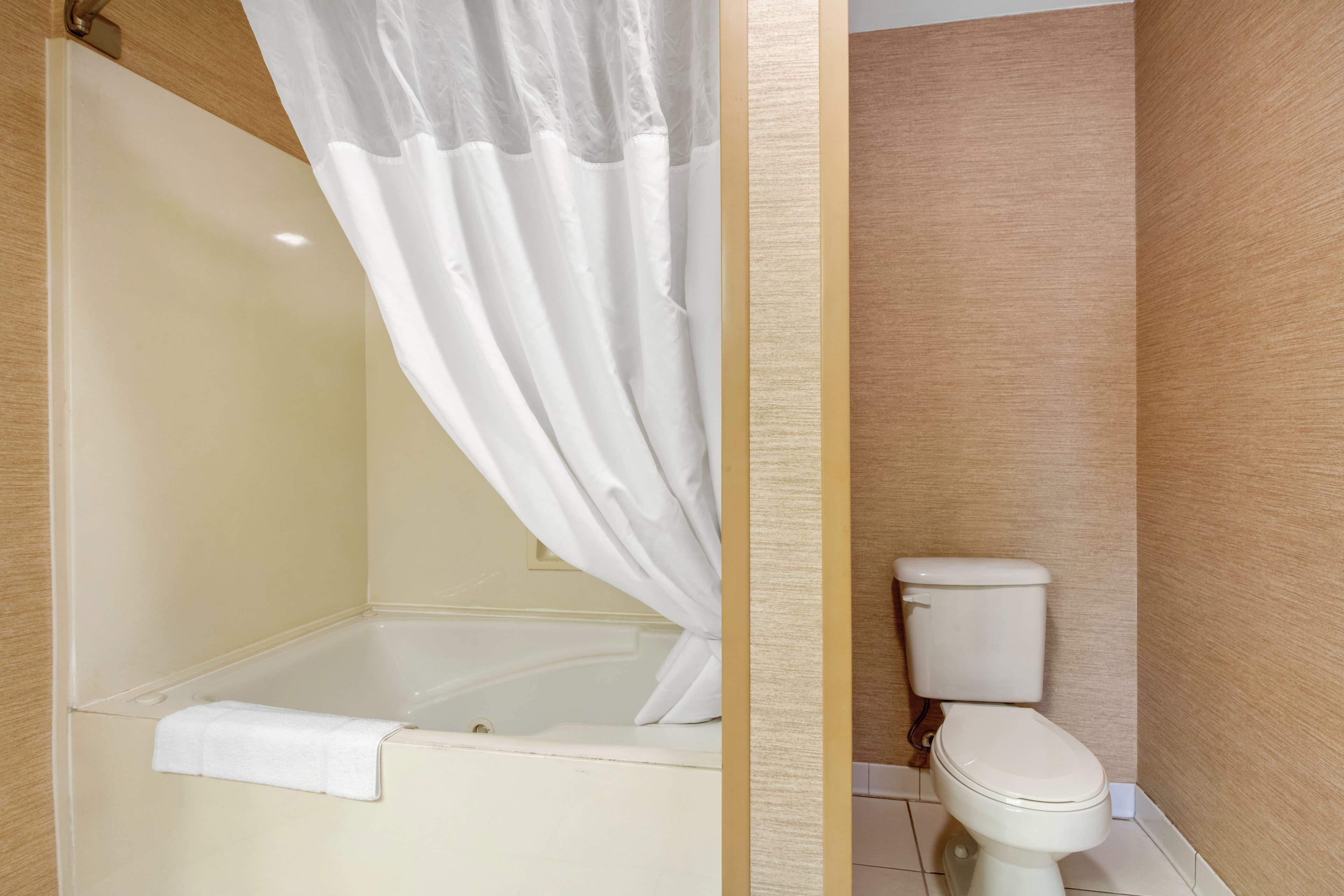 Quality Inn & Suites Benton - Draffenville — 31