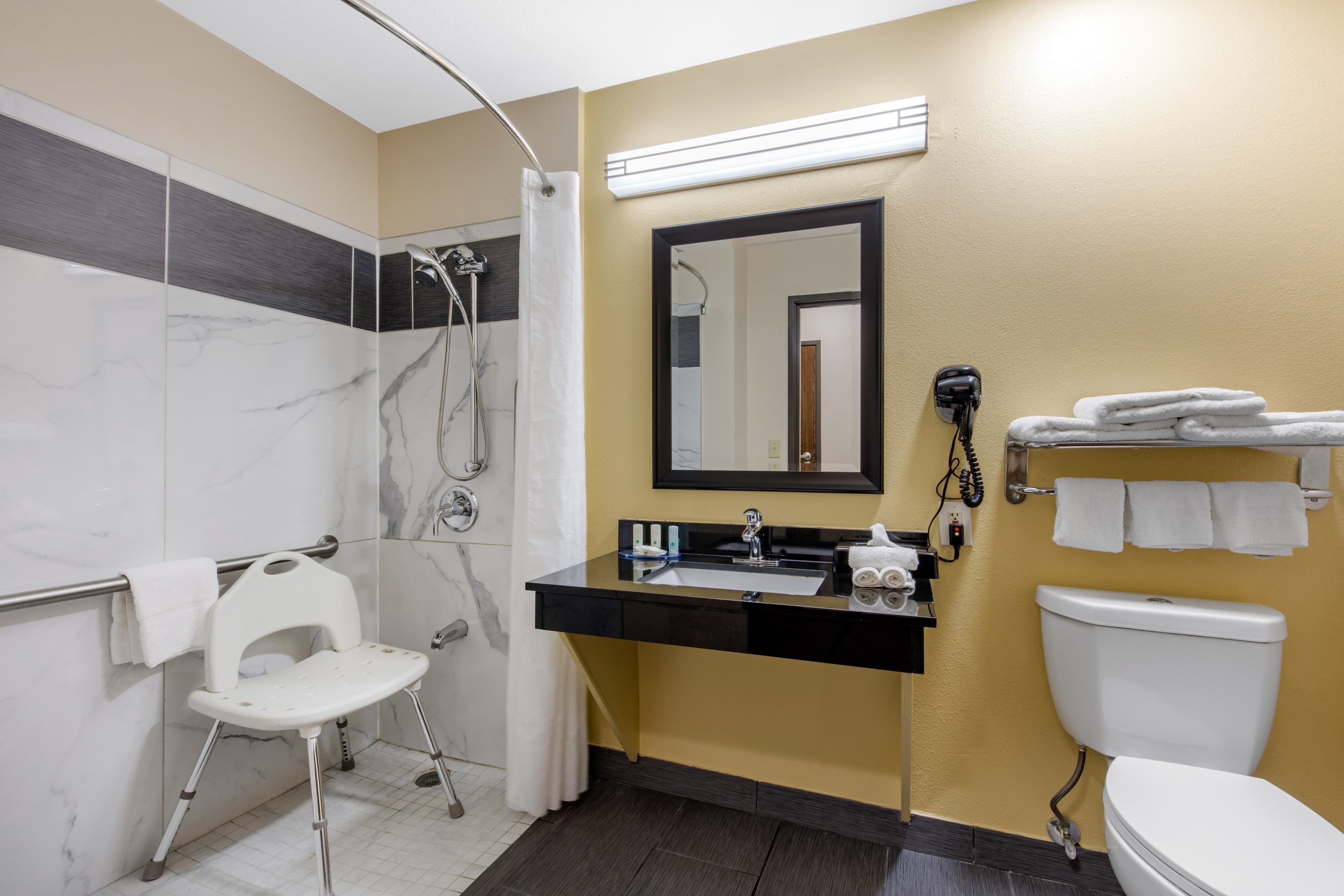 Quality Inn Cadiz — 6