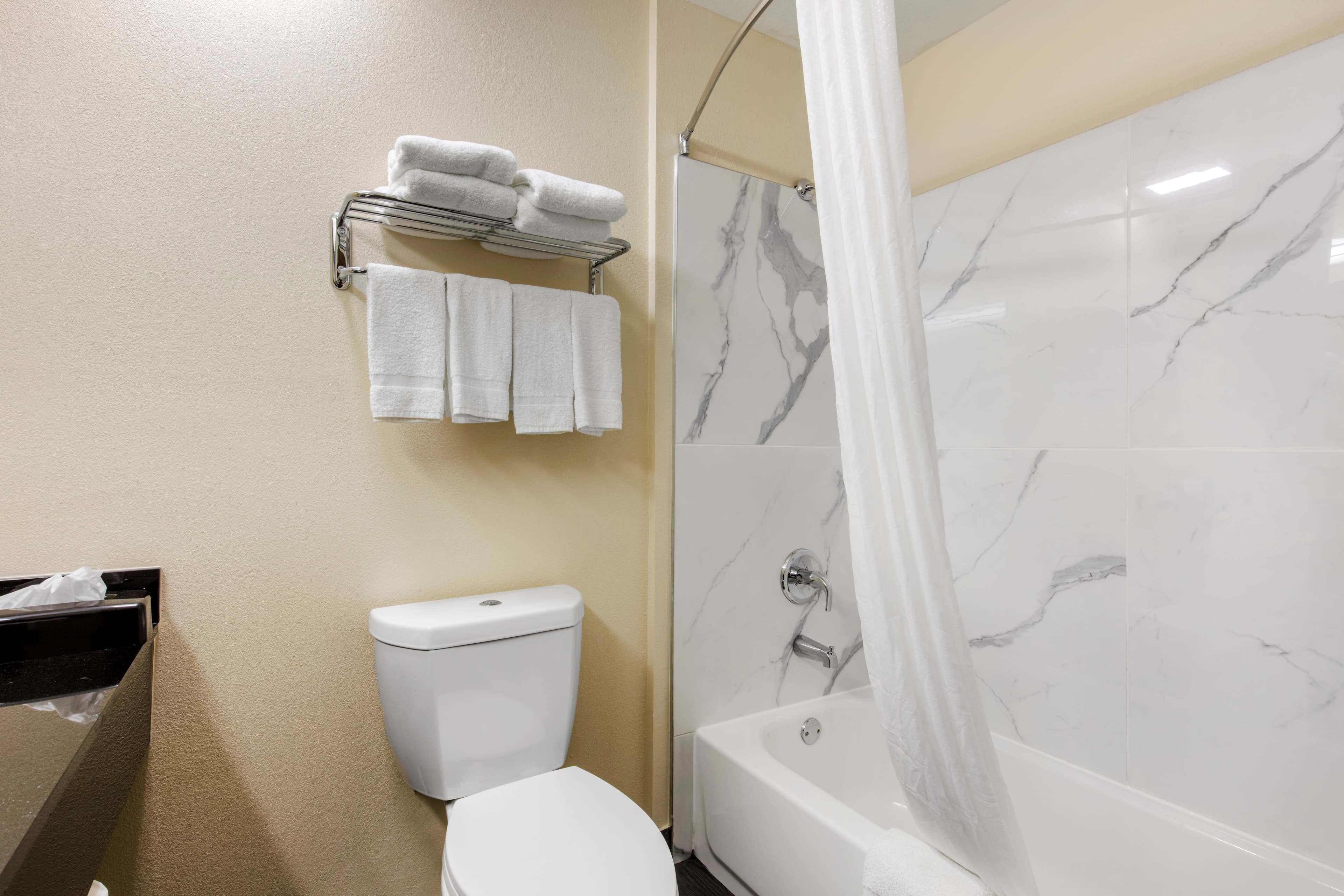 Quality Inn Cadiz — 12
