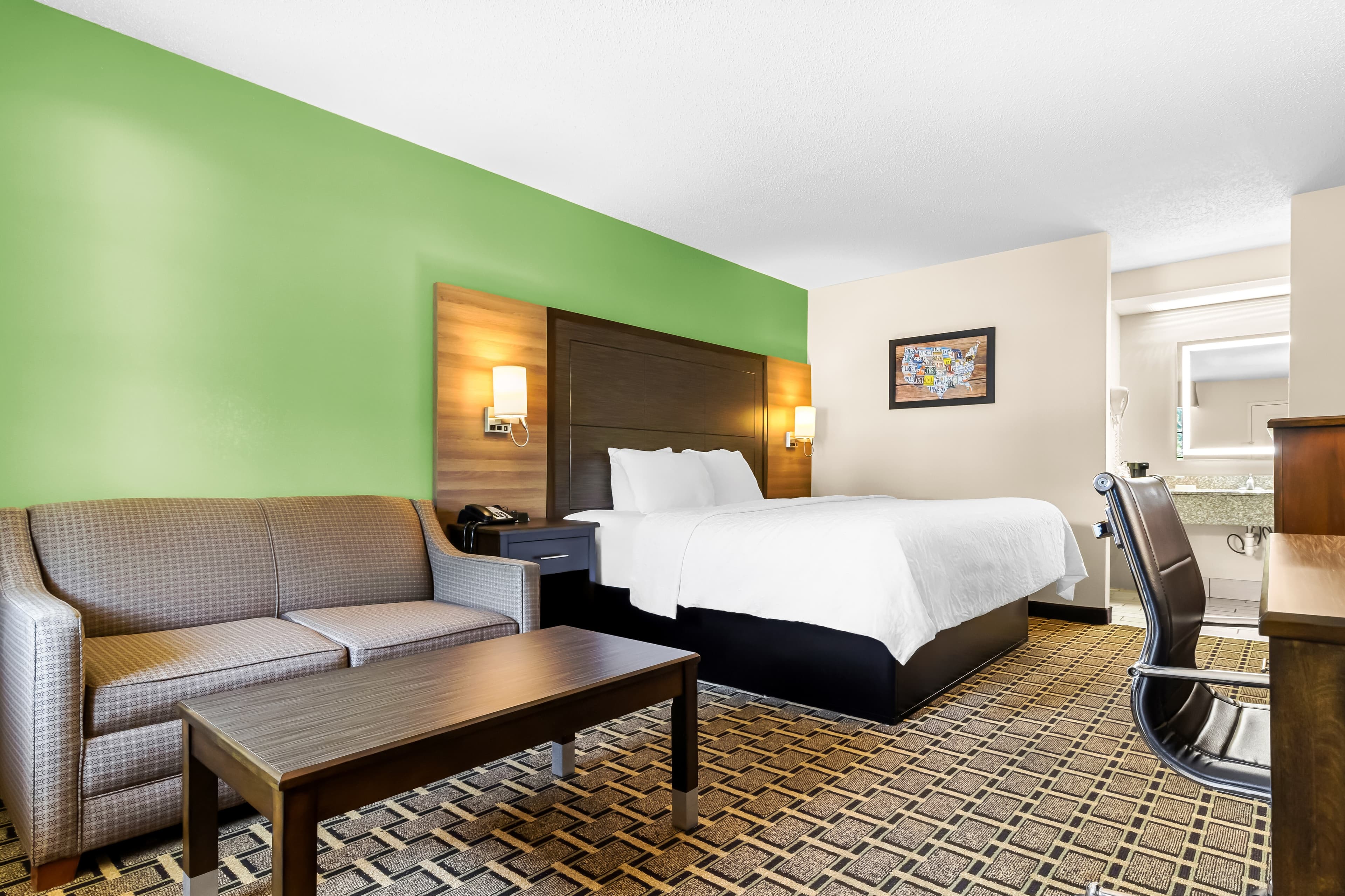 Econo Lodge Russellville — 10