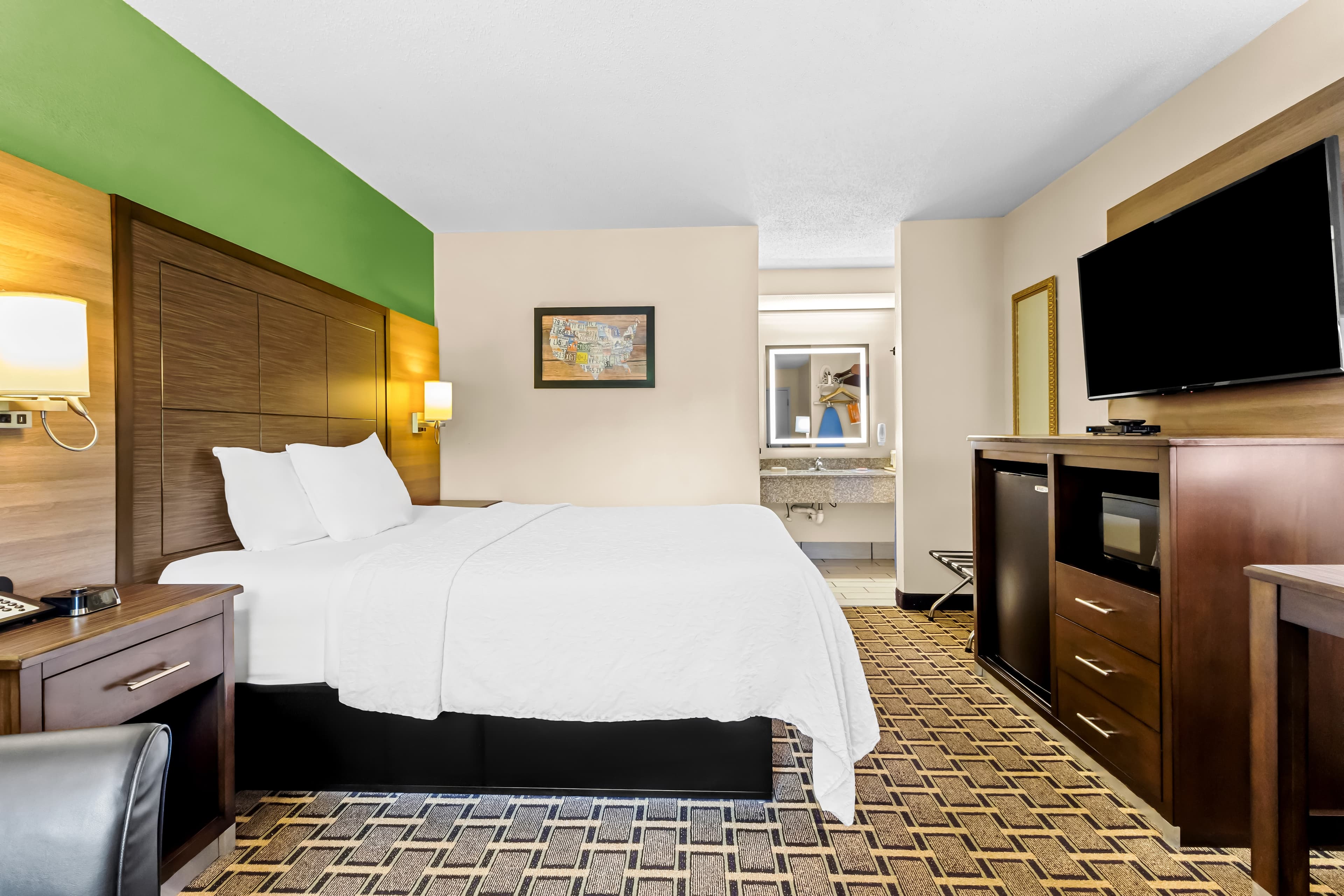 Econo Lodge Russellville — 19