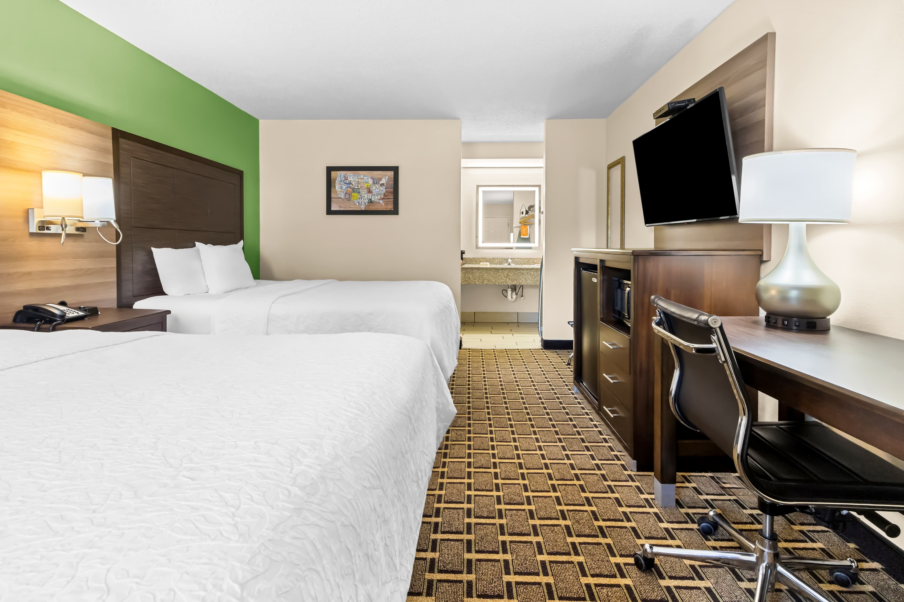 Econo Lodge Russellville - Image 1