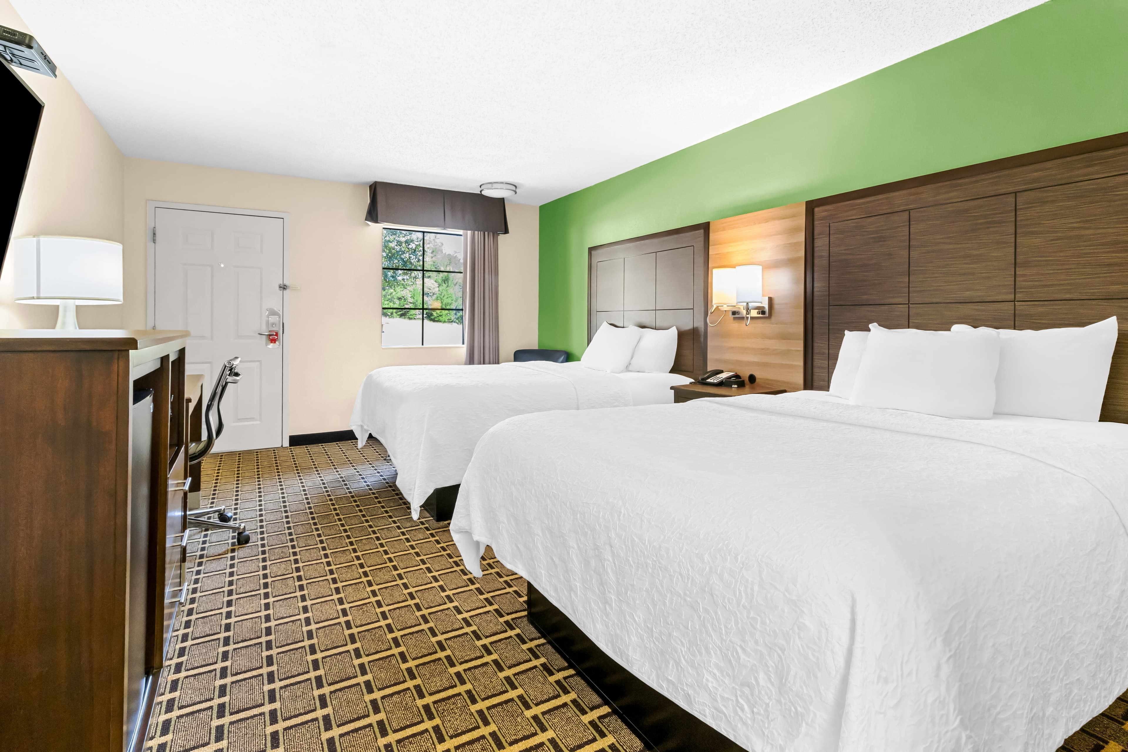 Econo Lodge Russellville — 23