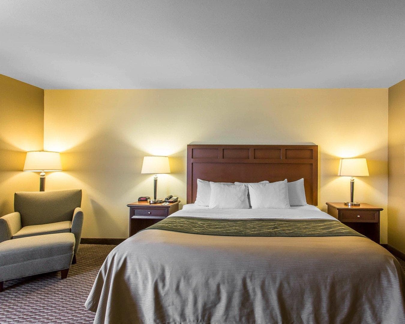 Comfort Inn & Suites Madisonville - Image 2