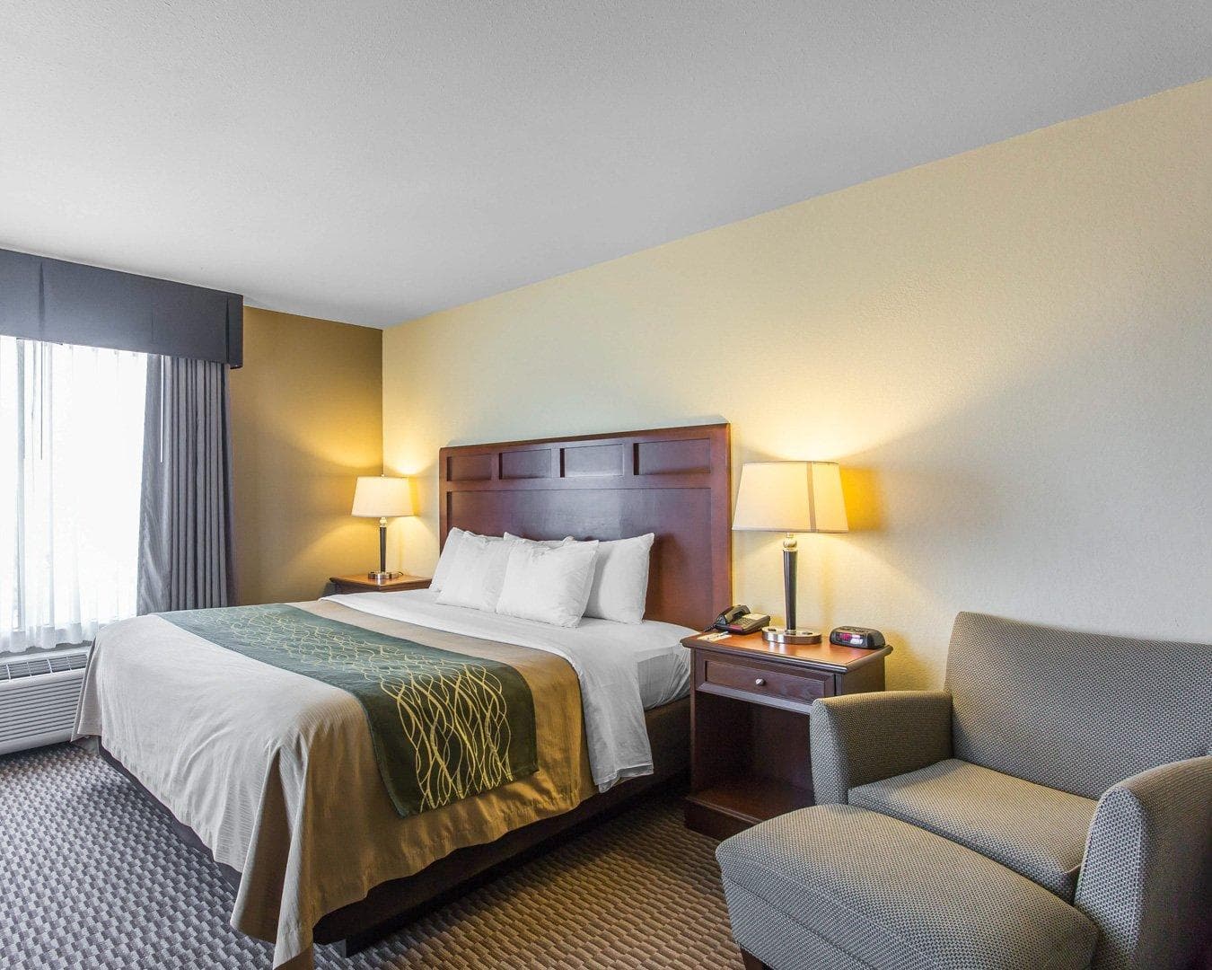 Comfort Inn & Suites Madisonville - Image 1