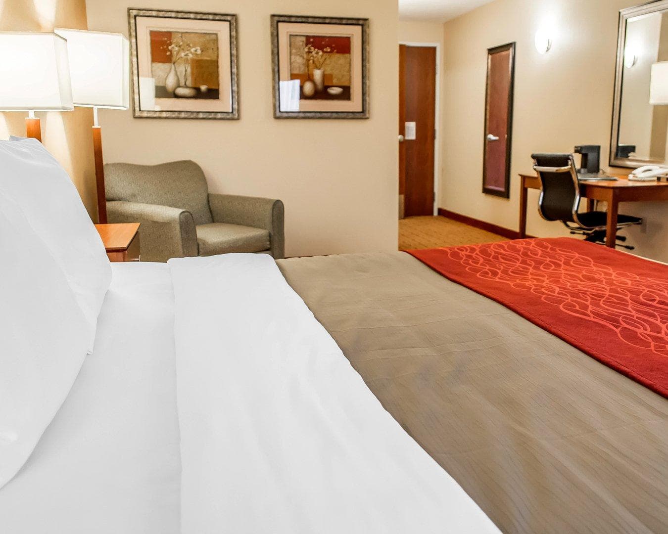 Comfort Inn & Suites Franklin East - Image 4
