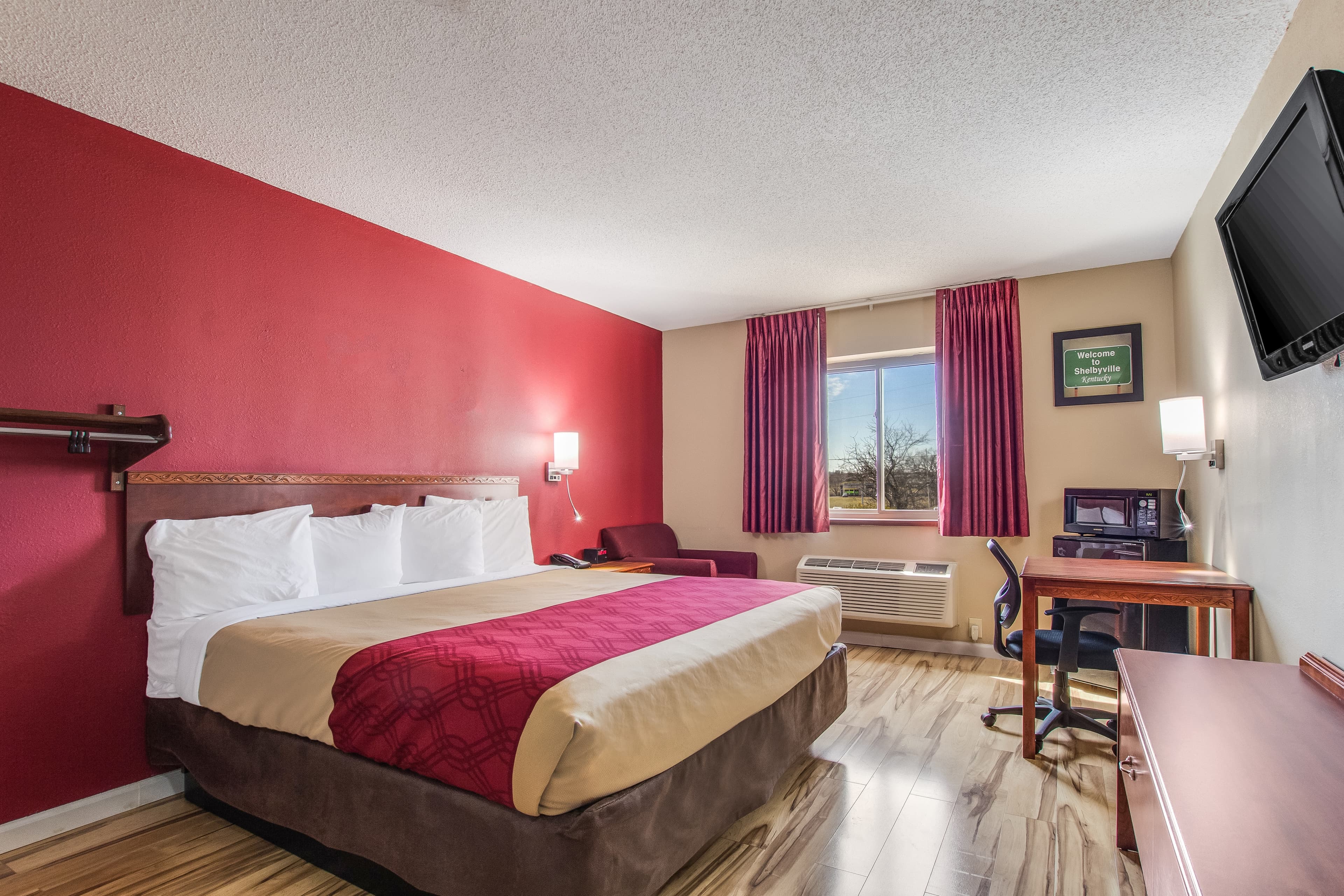 Econo Lodge Shelbyville - Image 2