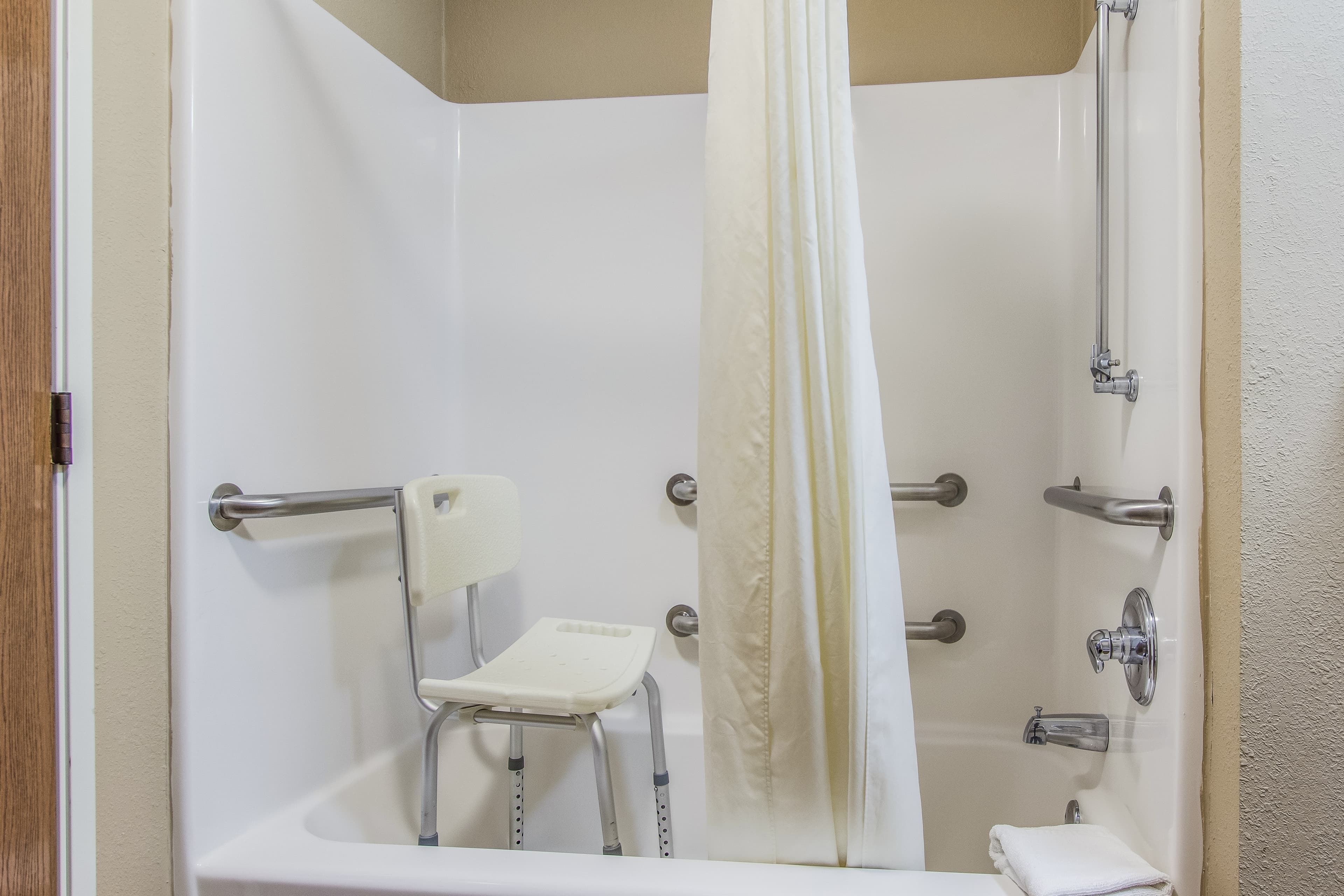 Econo Lodge Shelbyville - Image 4