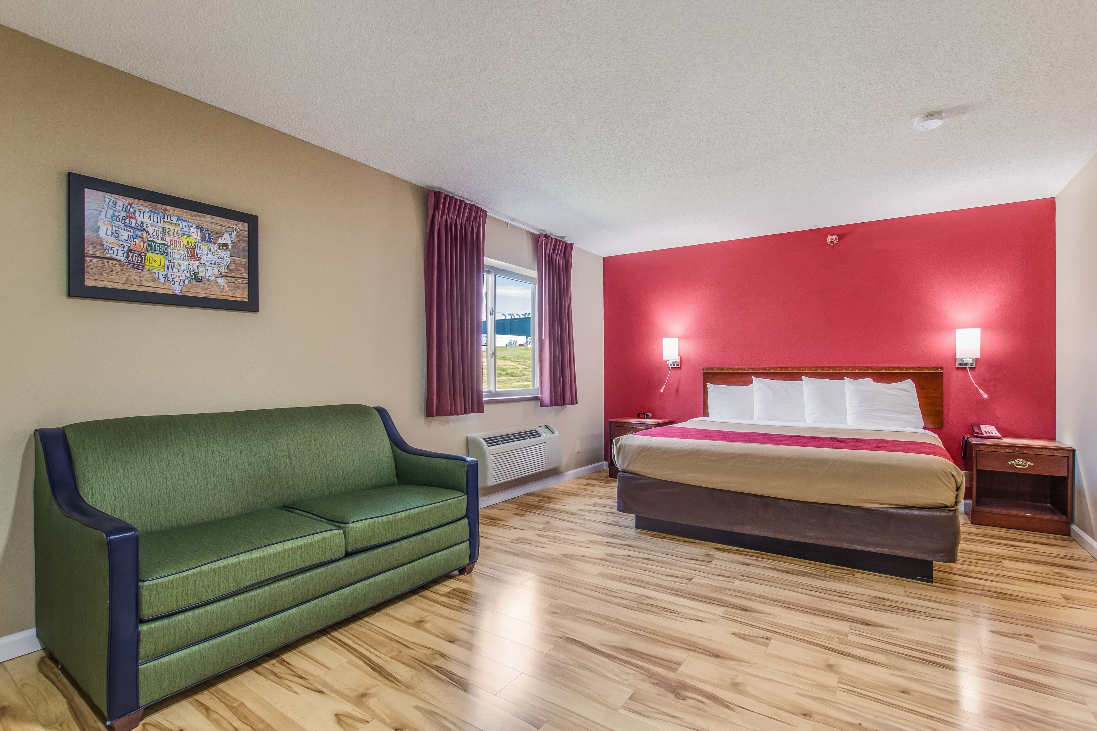 Econo Lodge Shelbyville - Image 5