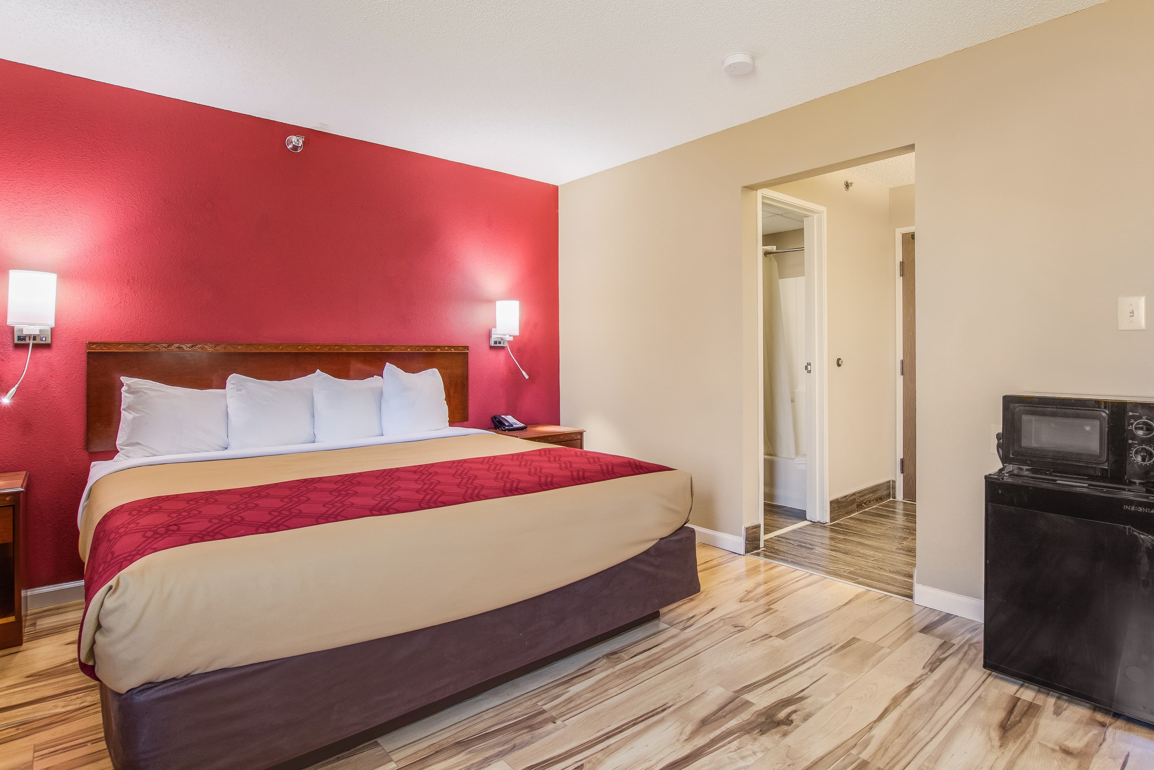 Econo Lodge Shelbyville — 10