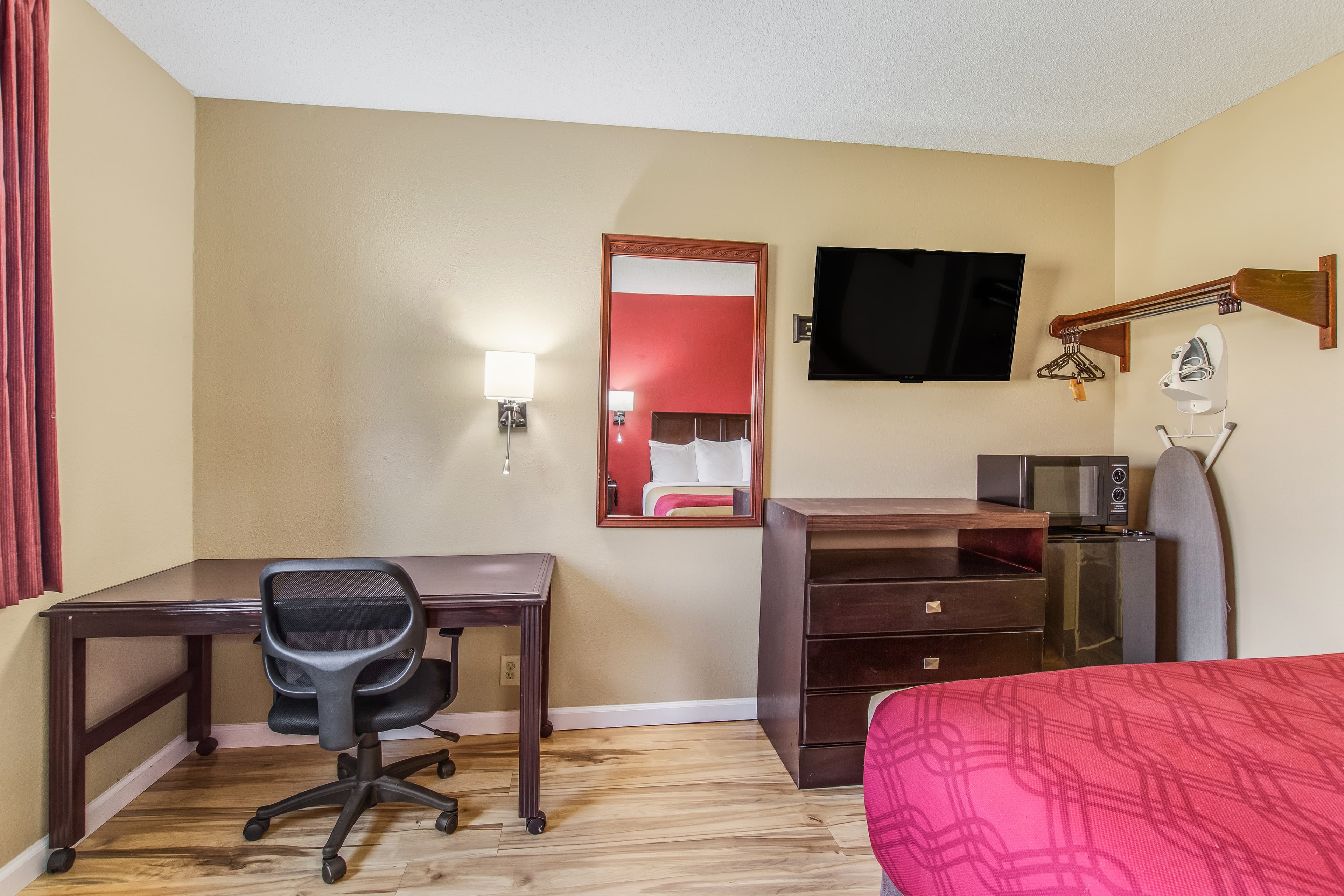 Econo Lodge Shelbyville — 13