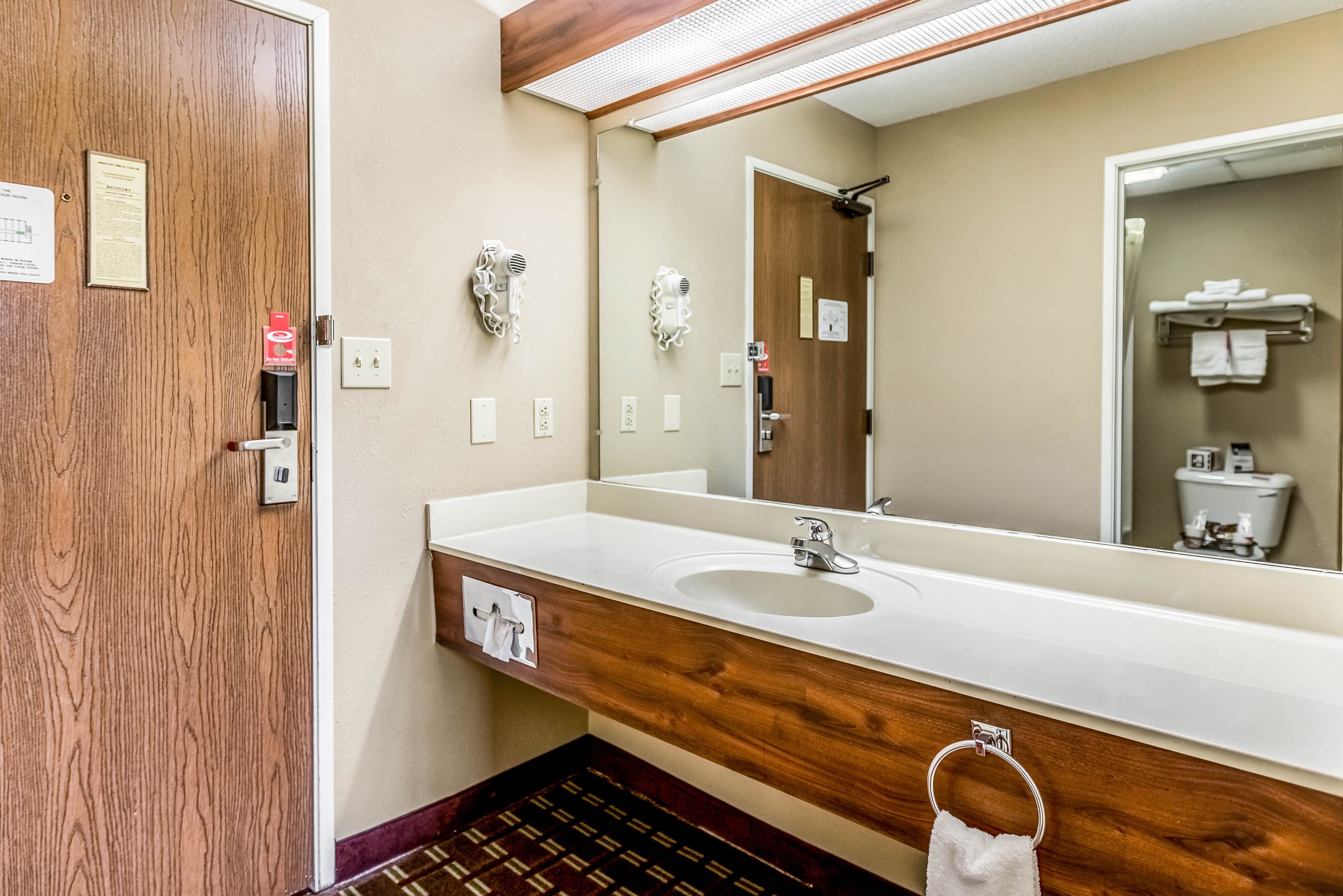 Econo Lodge Shelbyville — 14