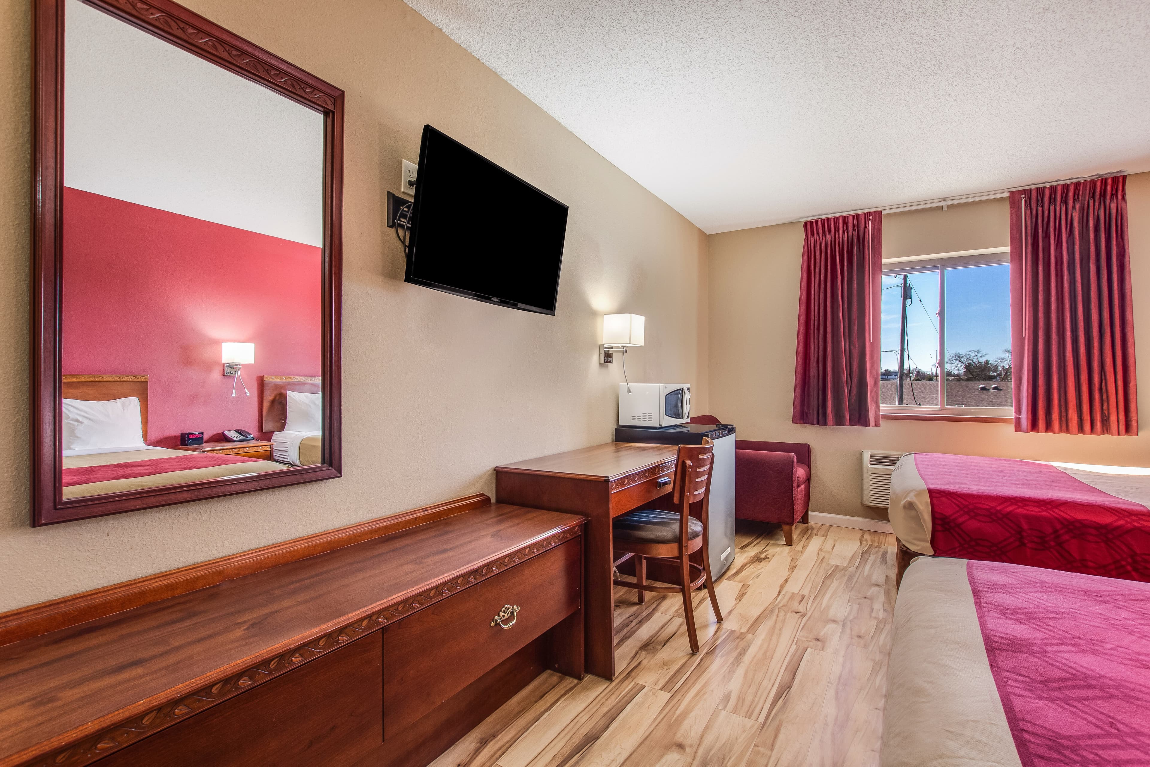 Econo Lodge Shelbyville — 16