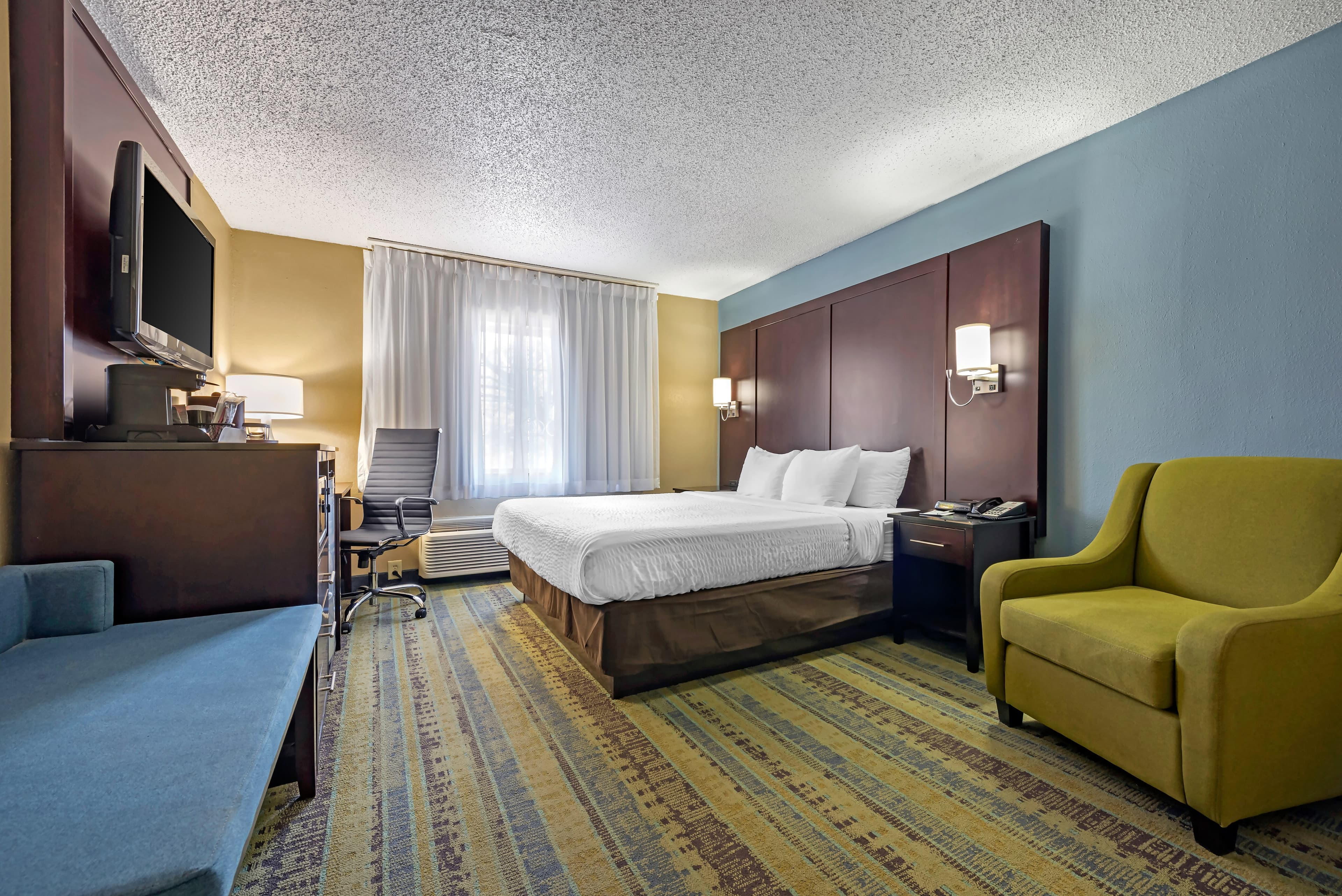 Clarion Hotel Conference Center Lexington North - Image 2
