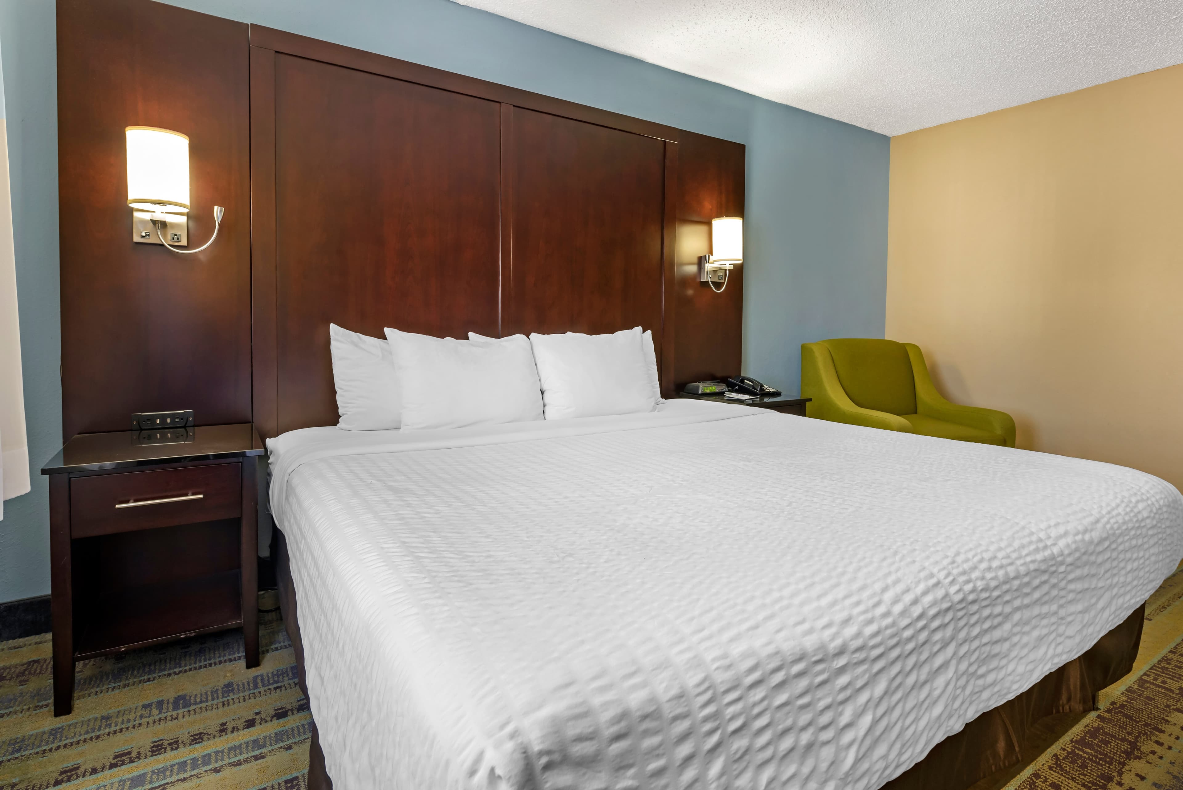 Clarion Hotel Conference Center Lexington North - Image 4