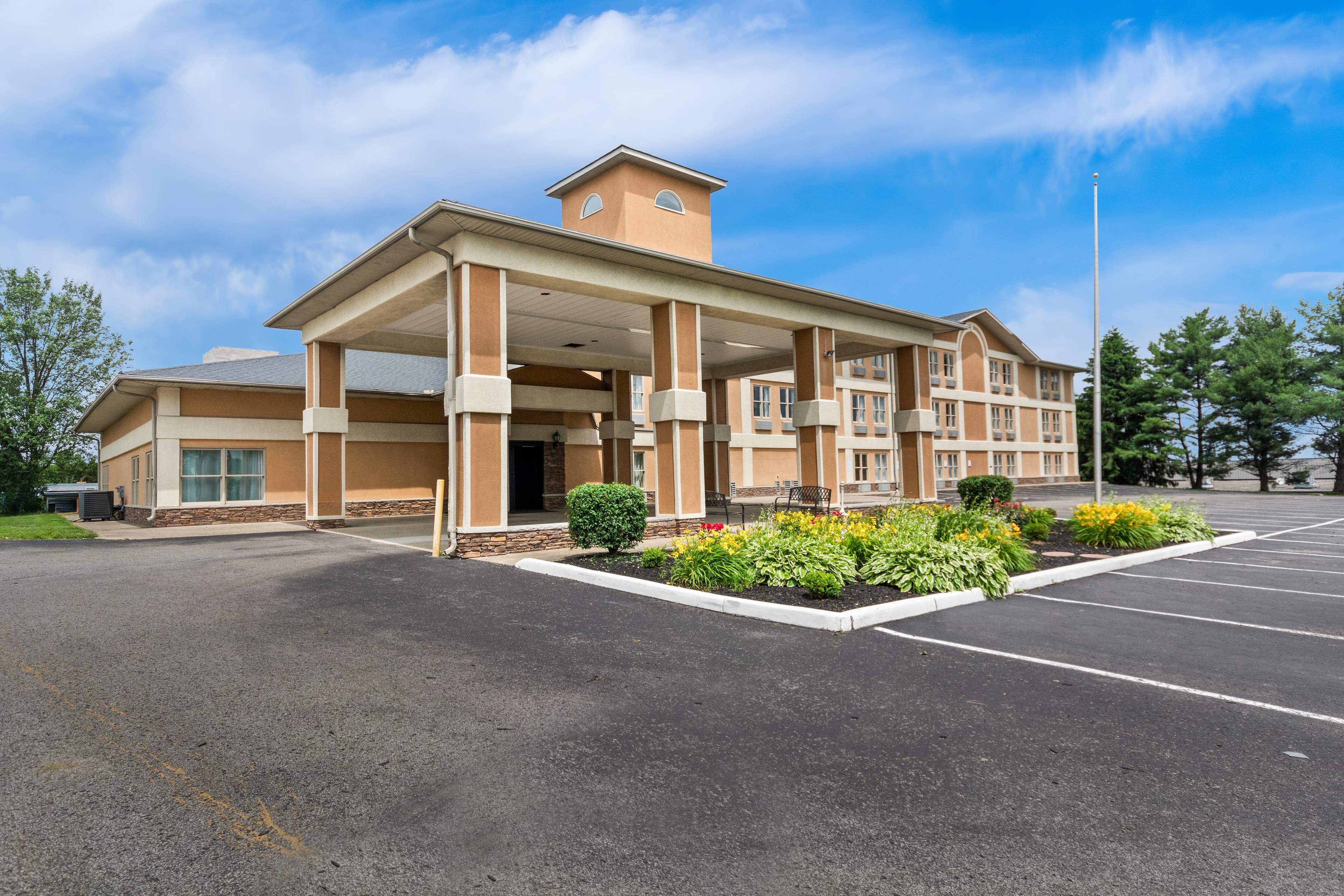 Quality Inn Dry Ridge - Image 1
