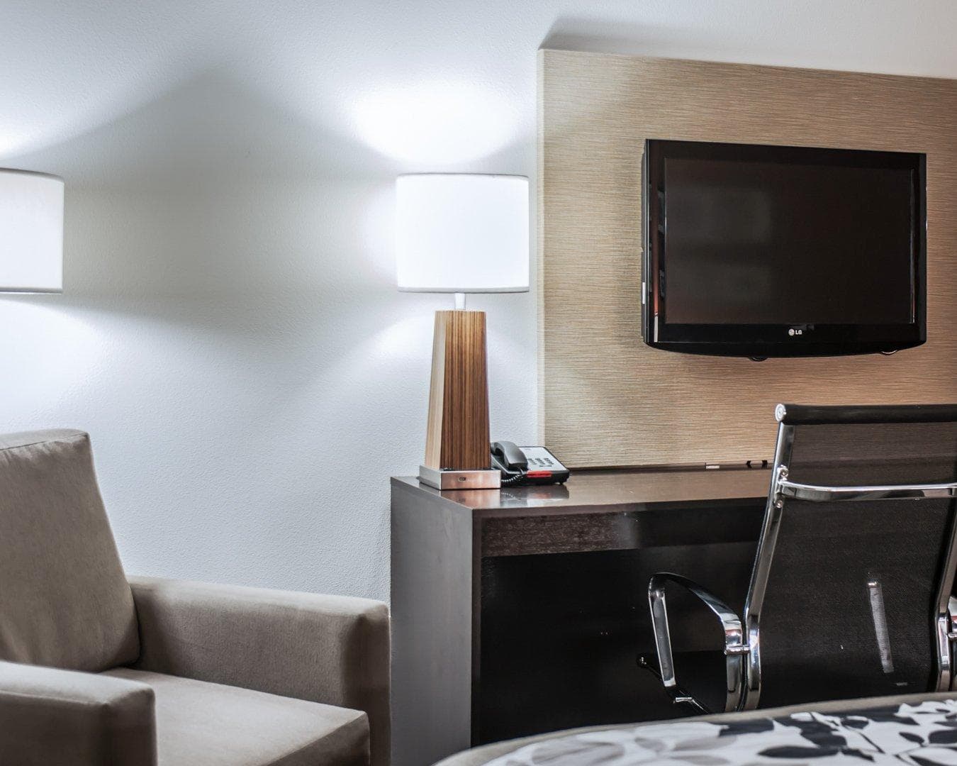 Sleep Inn & Suites Fort Campbell - Image 4