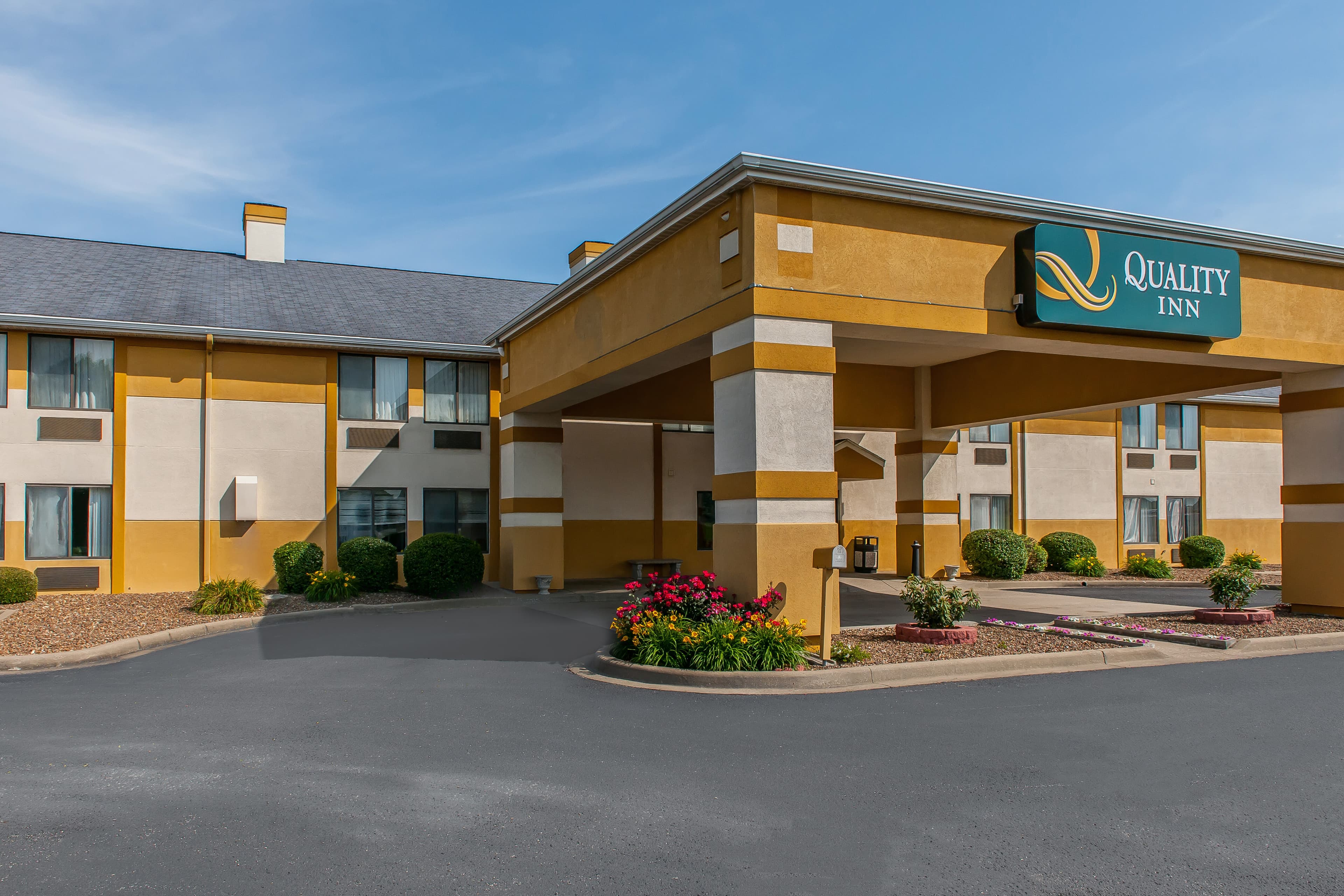 Quality Inn Lewisport - Image 1