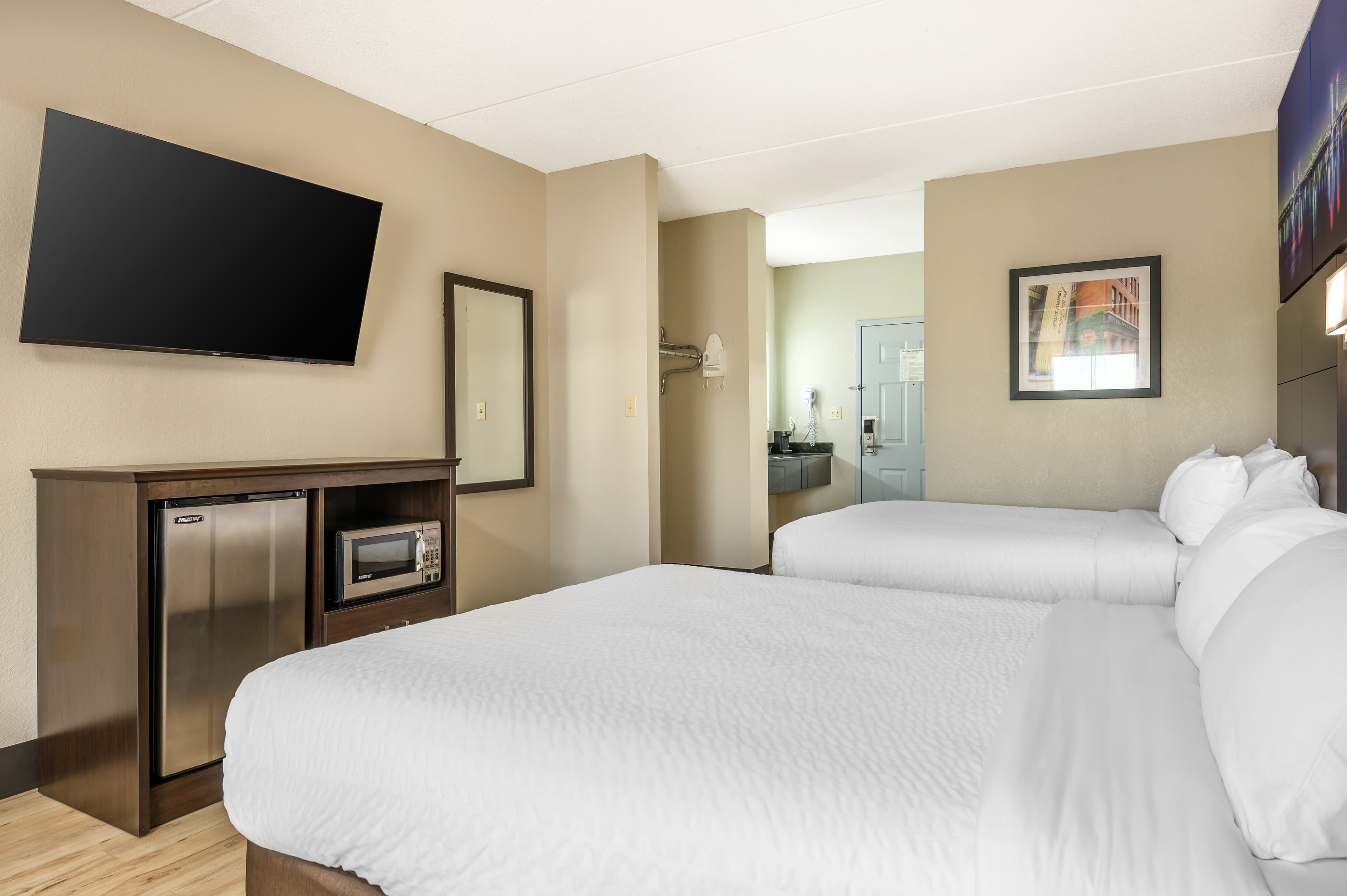 Clarion Pointe Louisville East — 14