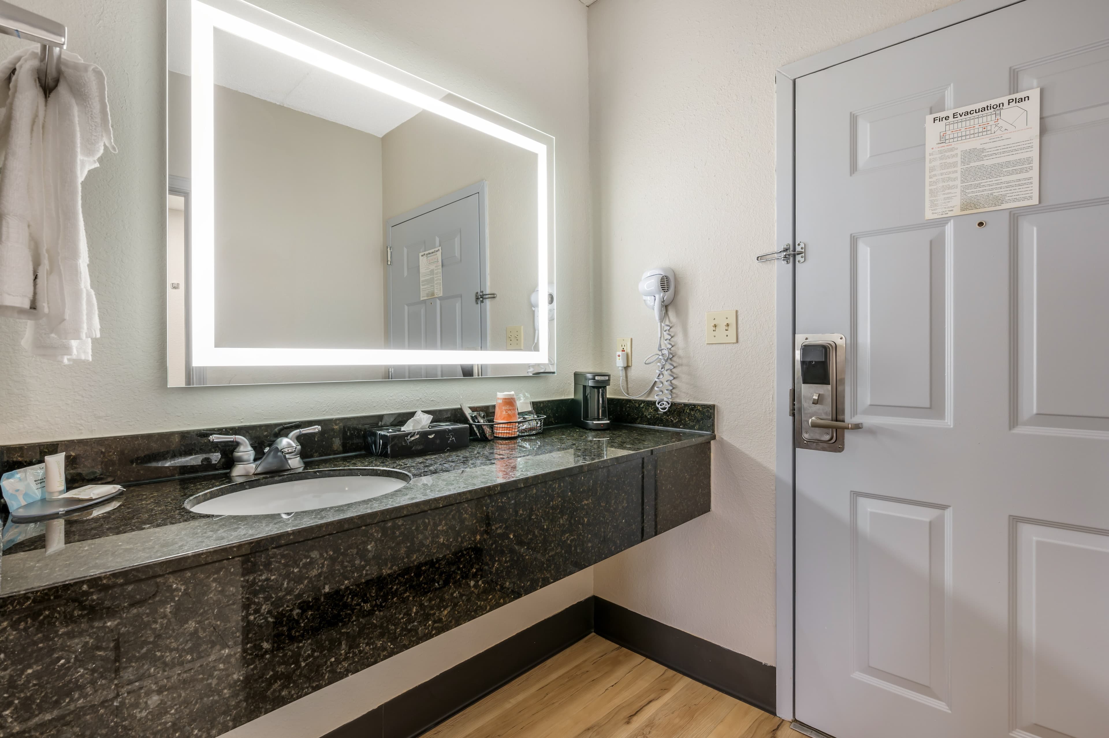 Clarion Pointe Louisville East — 17