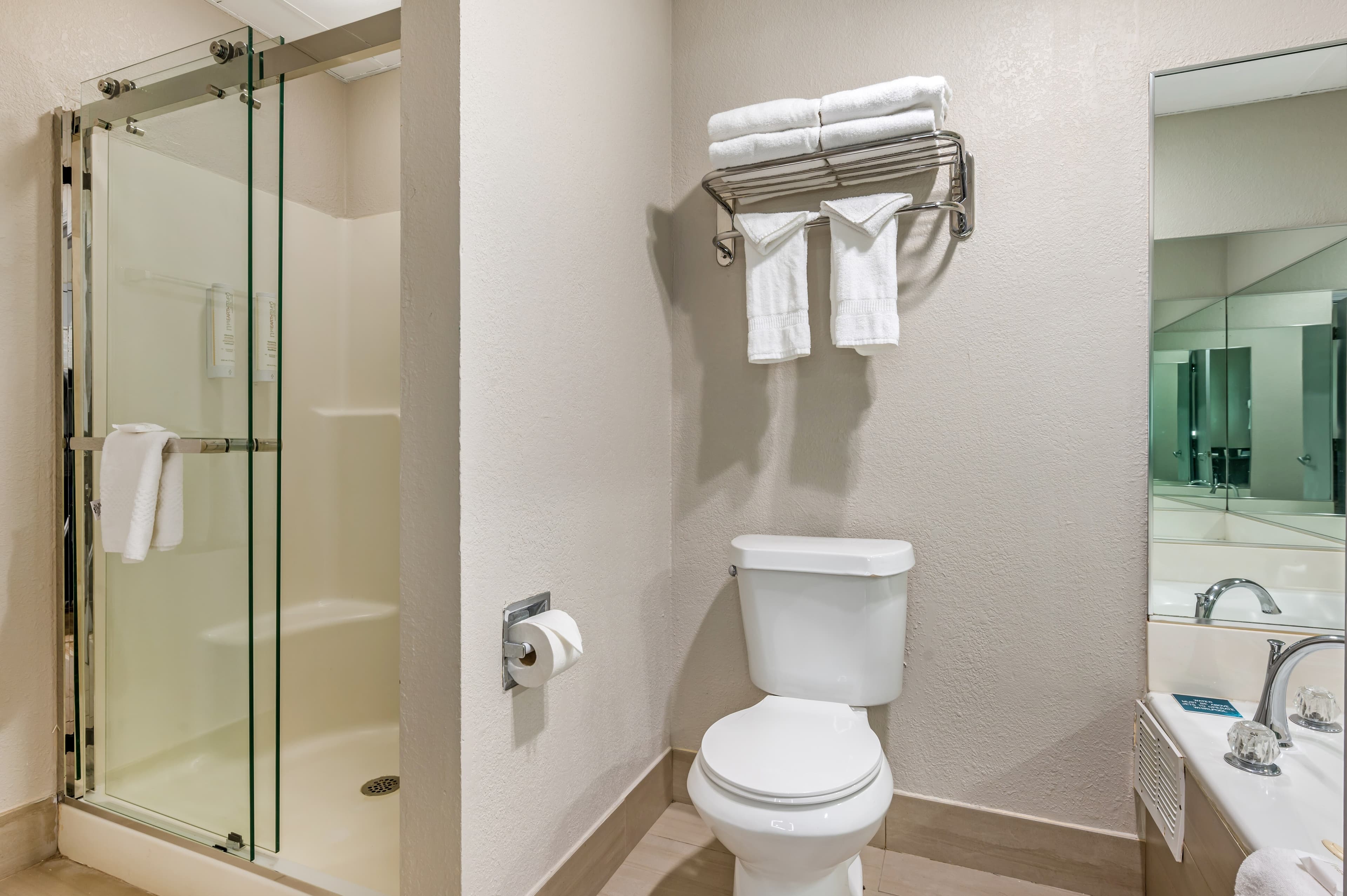 Clarion Pointe Louisville East — 21