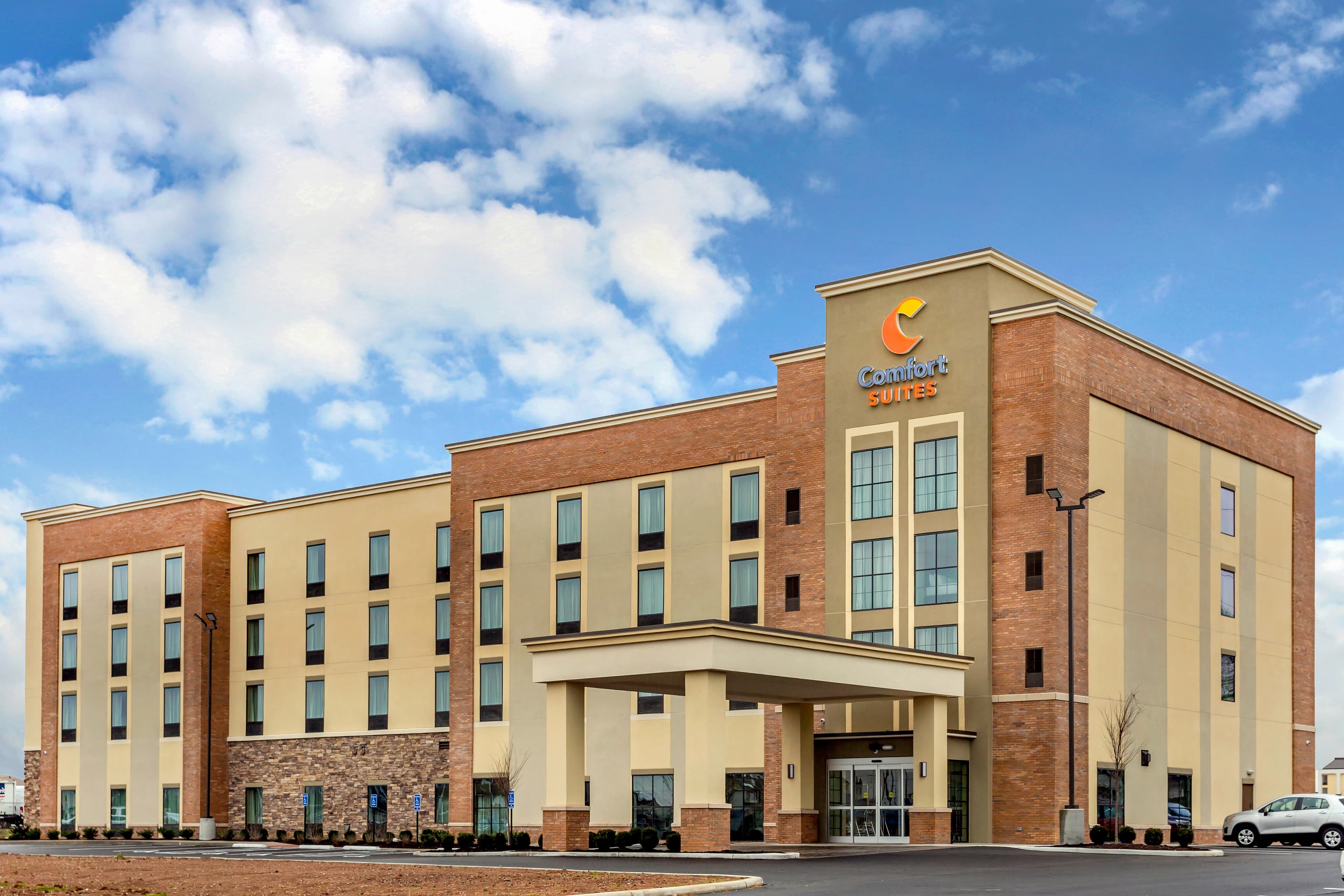 Comfort Suites Bowling Green Southeast - Image 1
