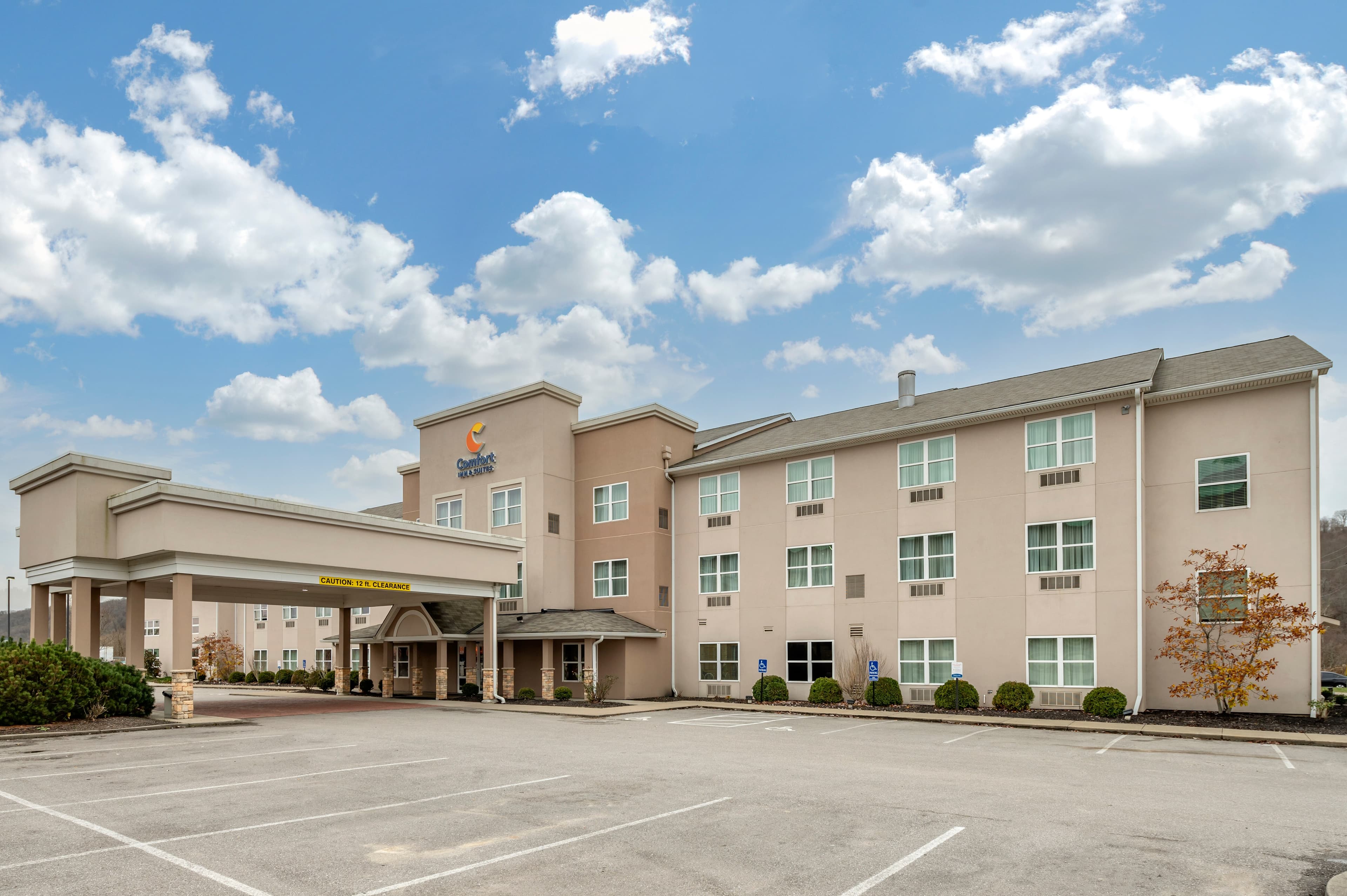 Comfort Inn & Suites Northern Kentucky - Image 1