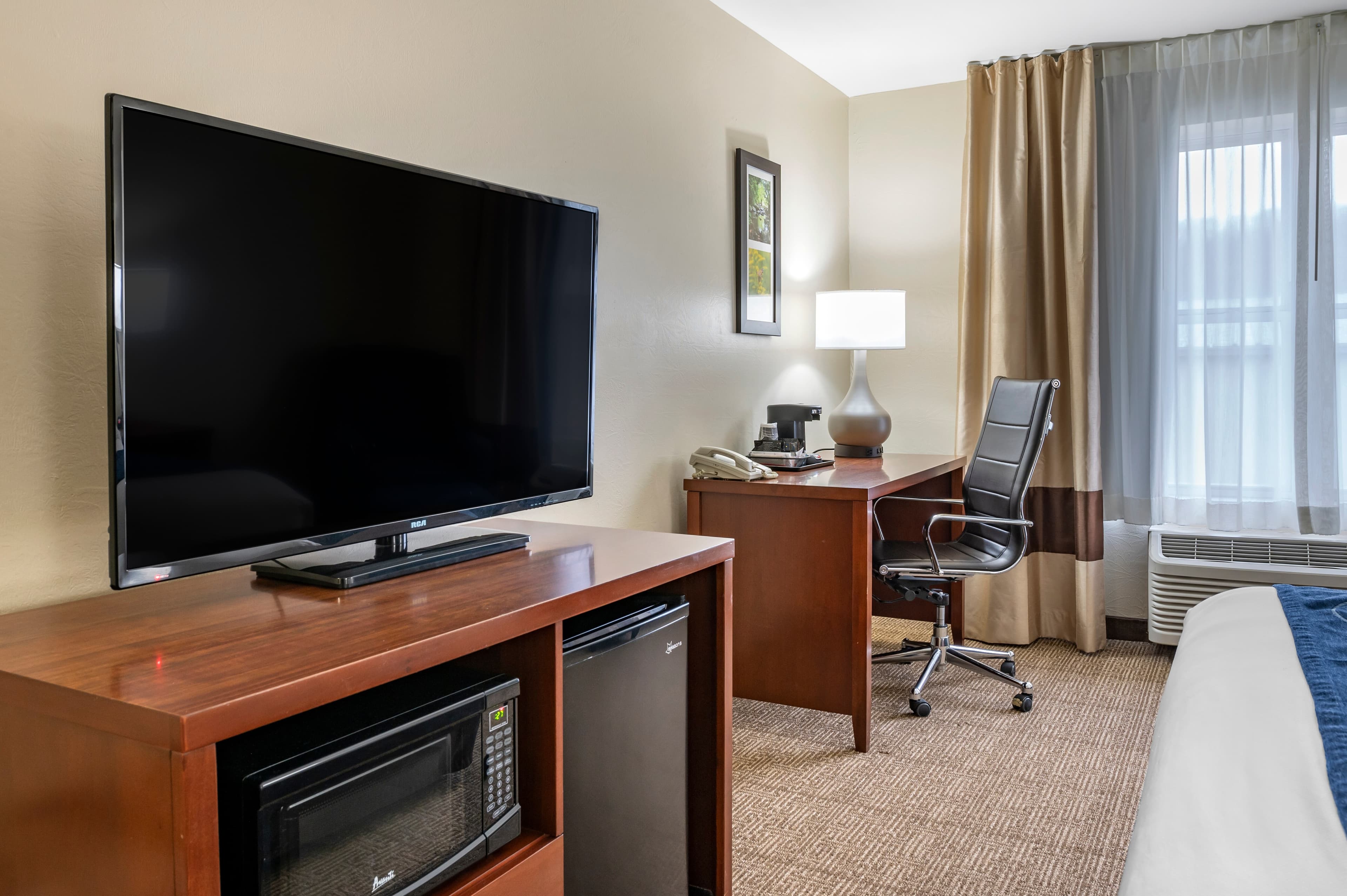 Comfort Inn & Suites Northern Kentucky - Image 3