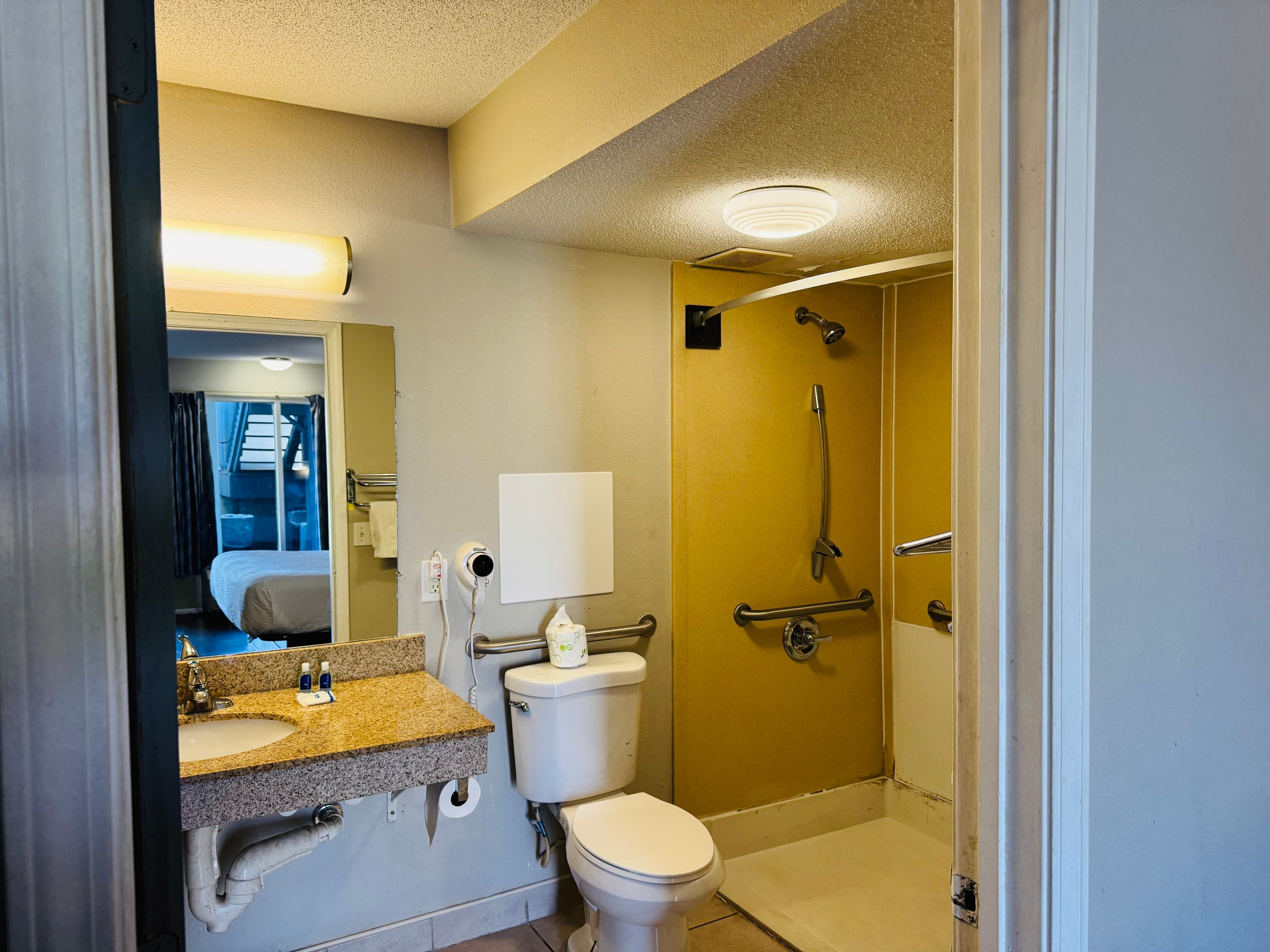 Rodeway Inn Owensboro South - Image 4