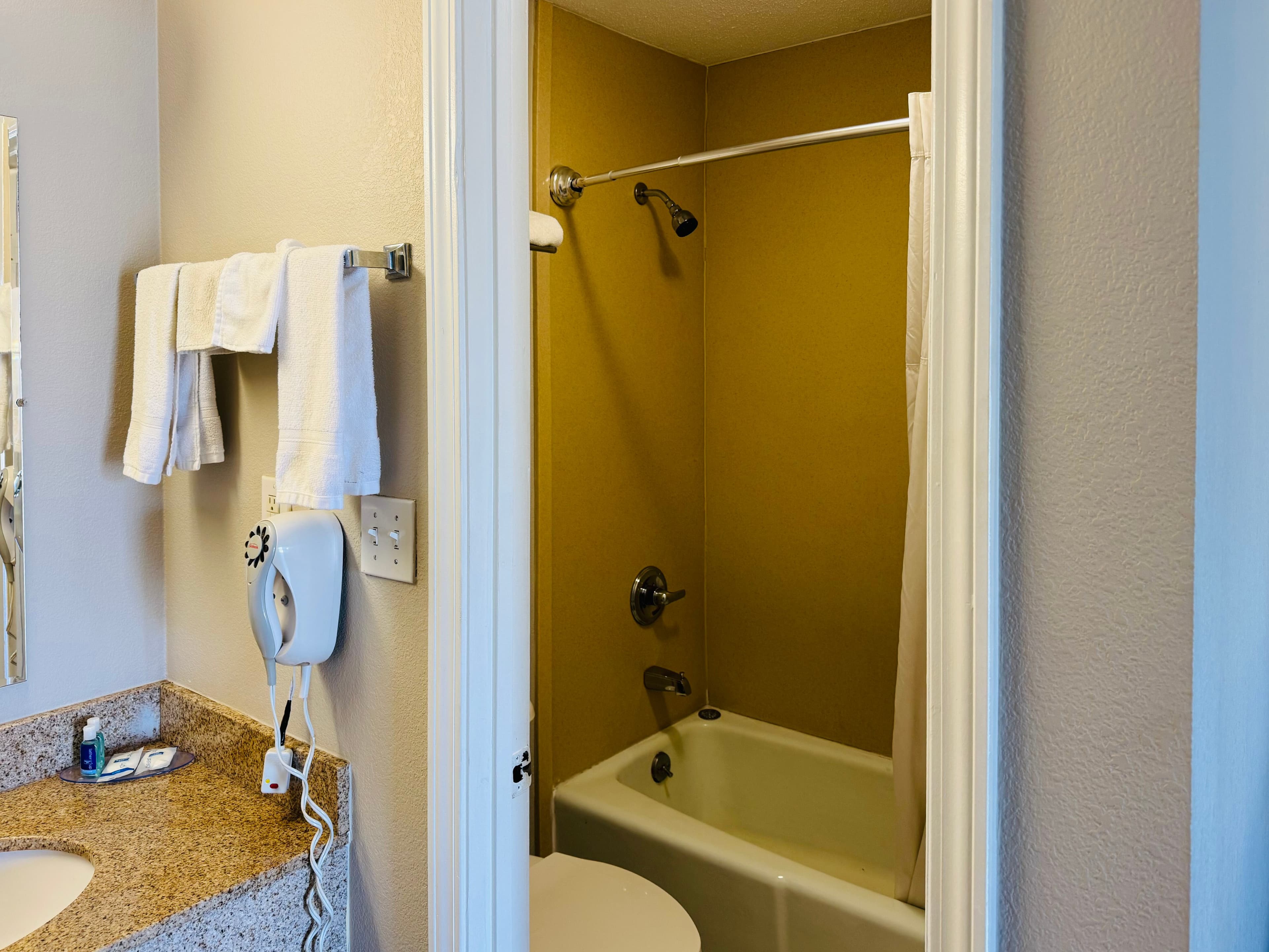 Rodeway Inn Owensboro South — 6