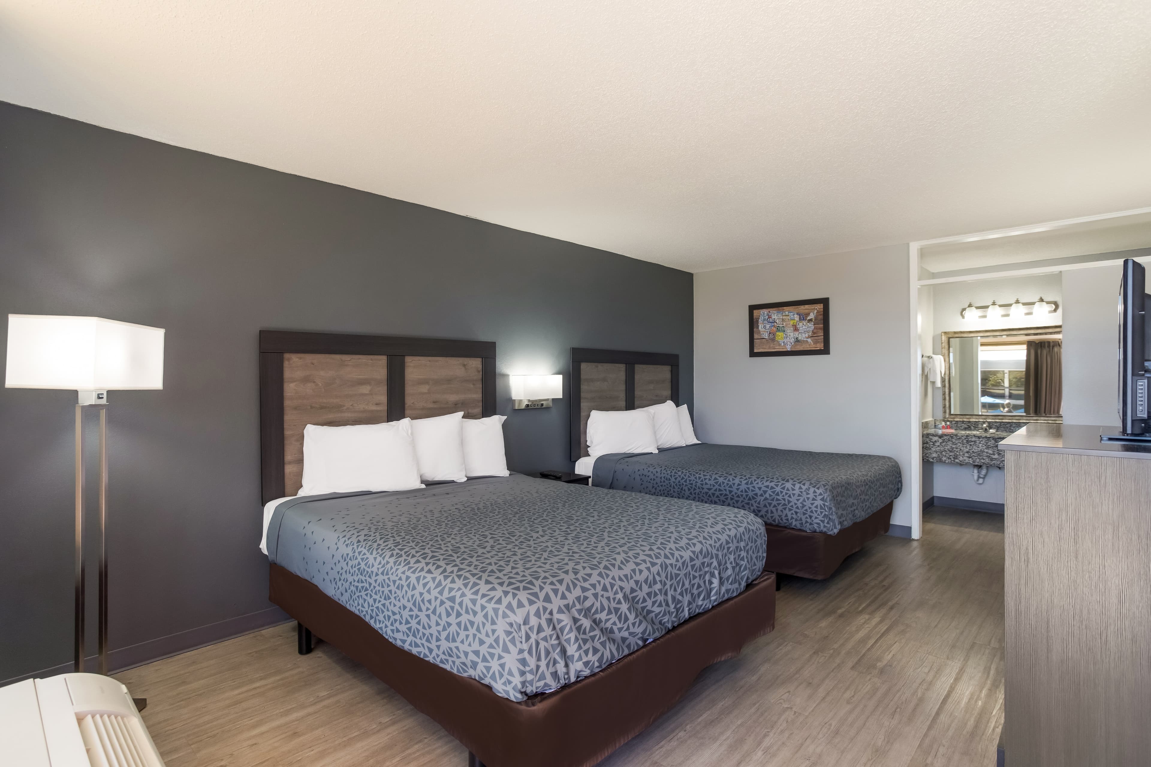 Econo Lodge Cave City - Image 2