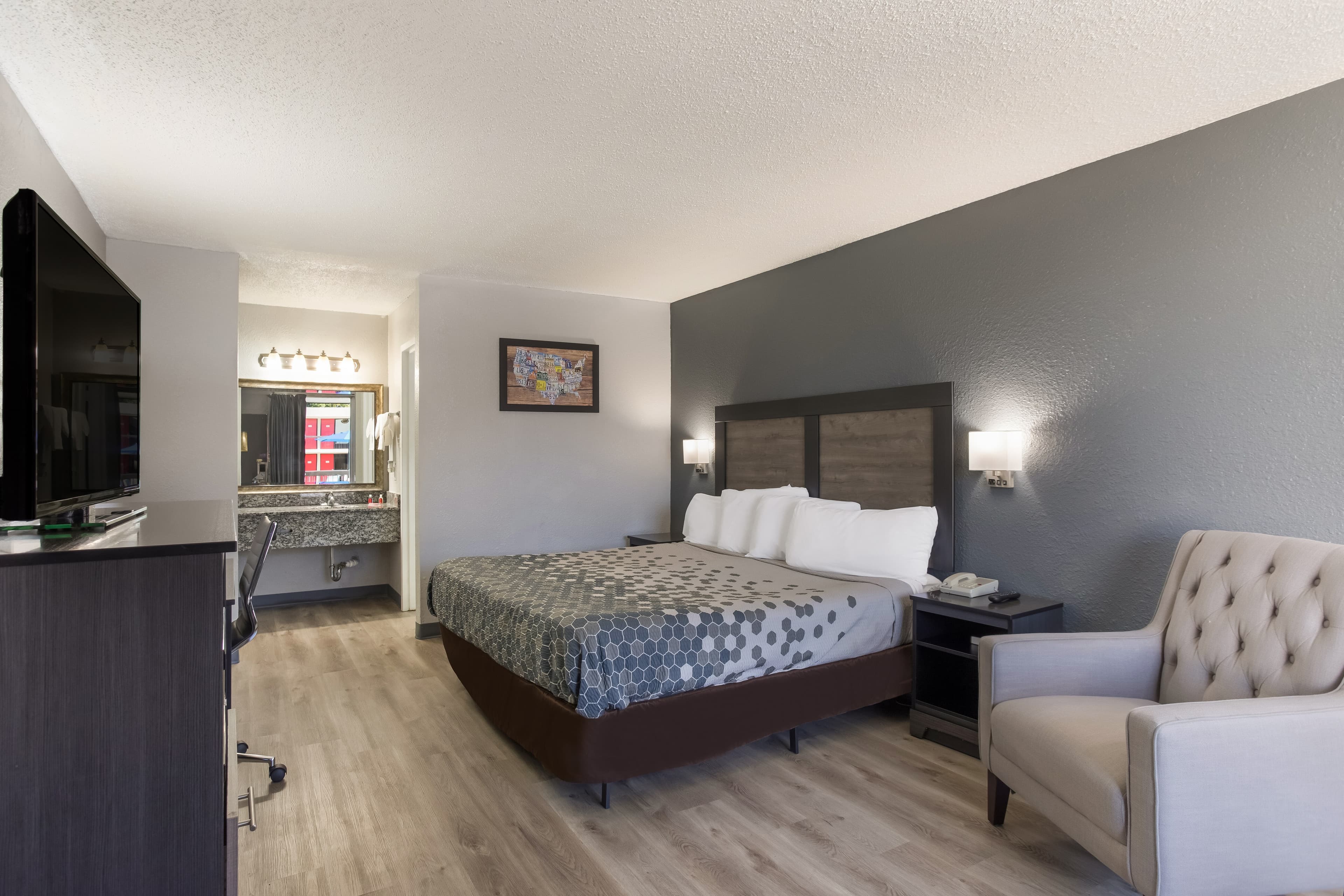 Econo Lodge Cave City — 7