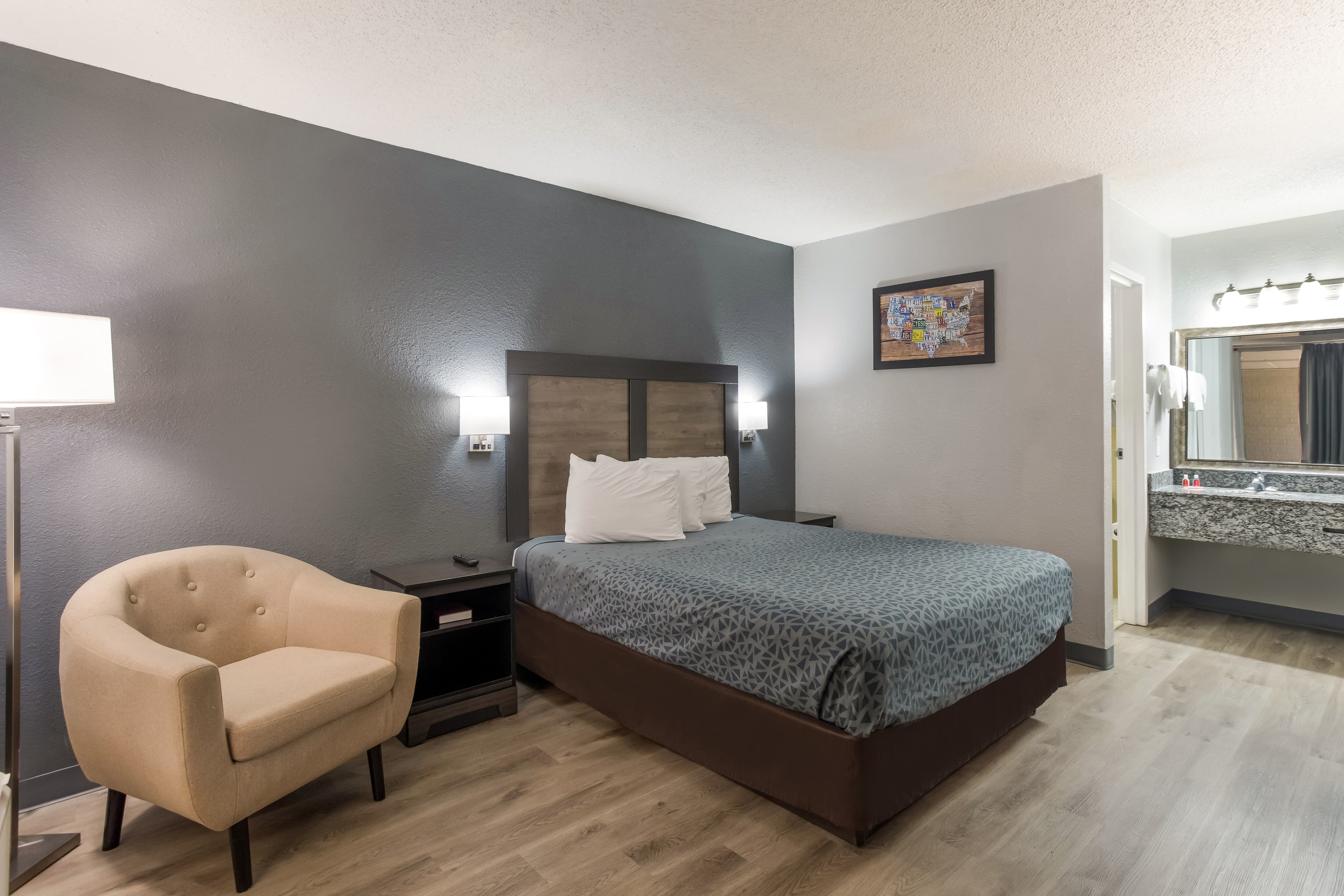 Econo Lodge Cave City — 16