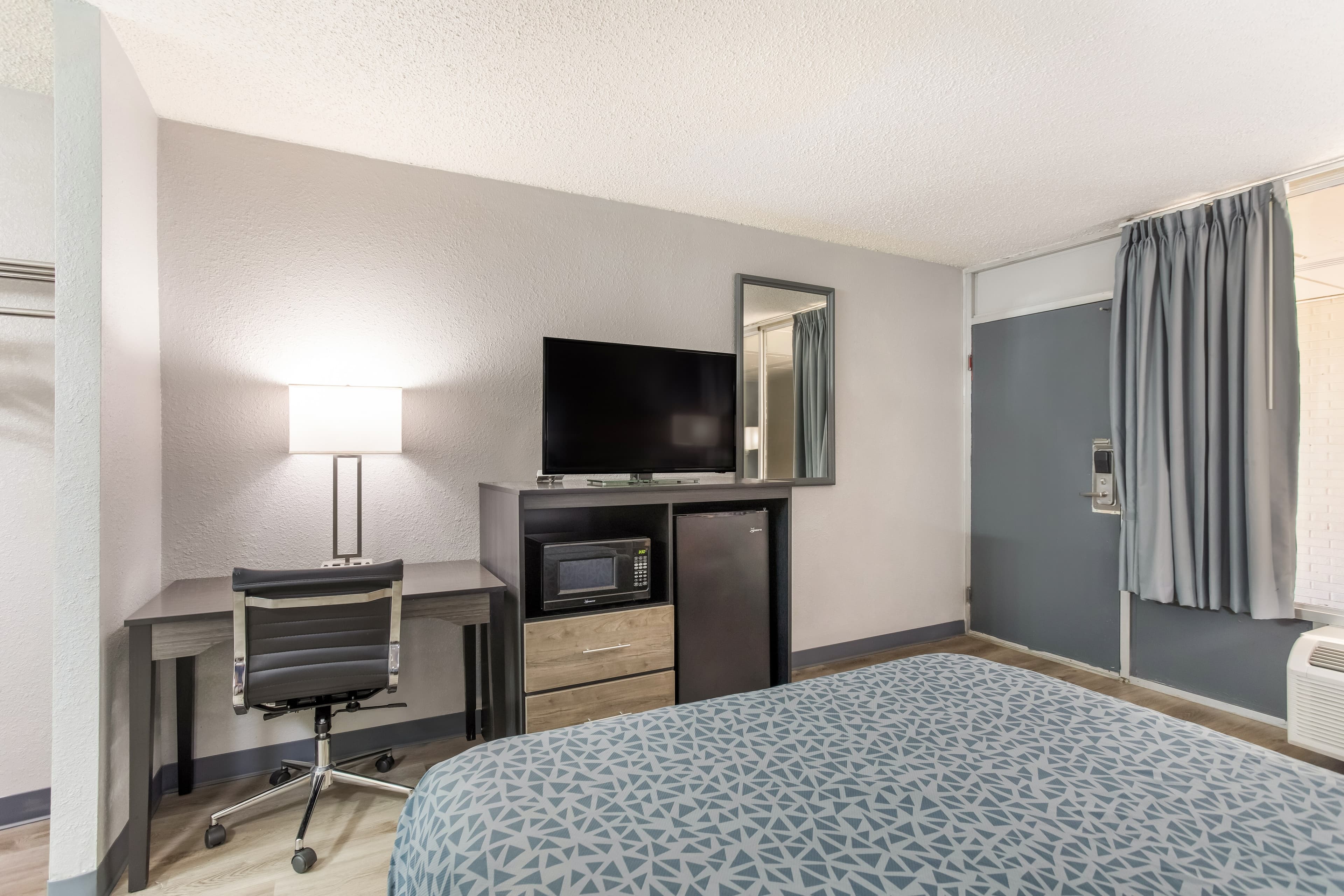 Econo Lodge Cave City — 23