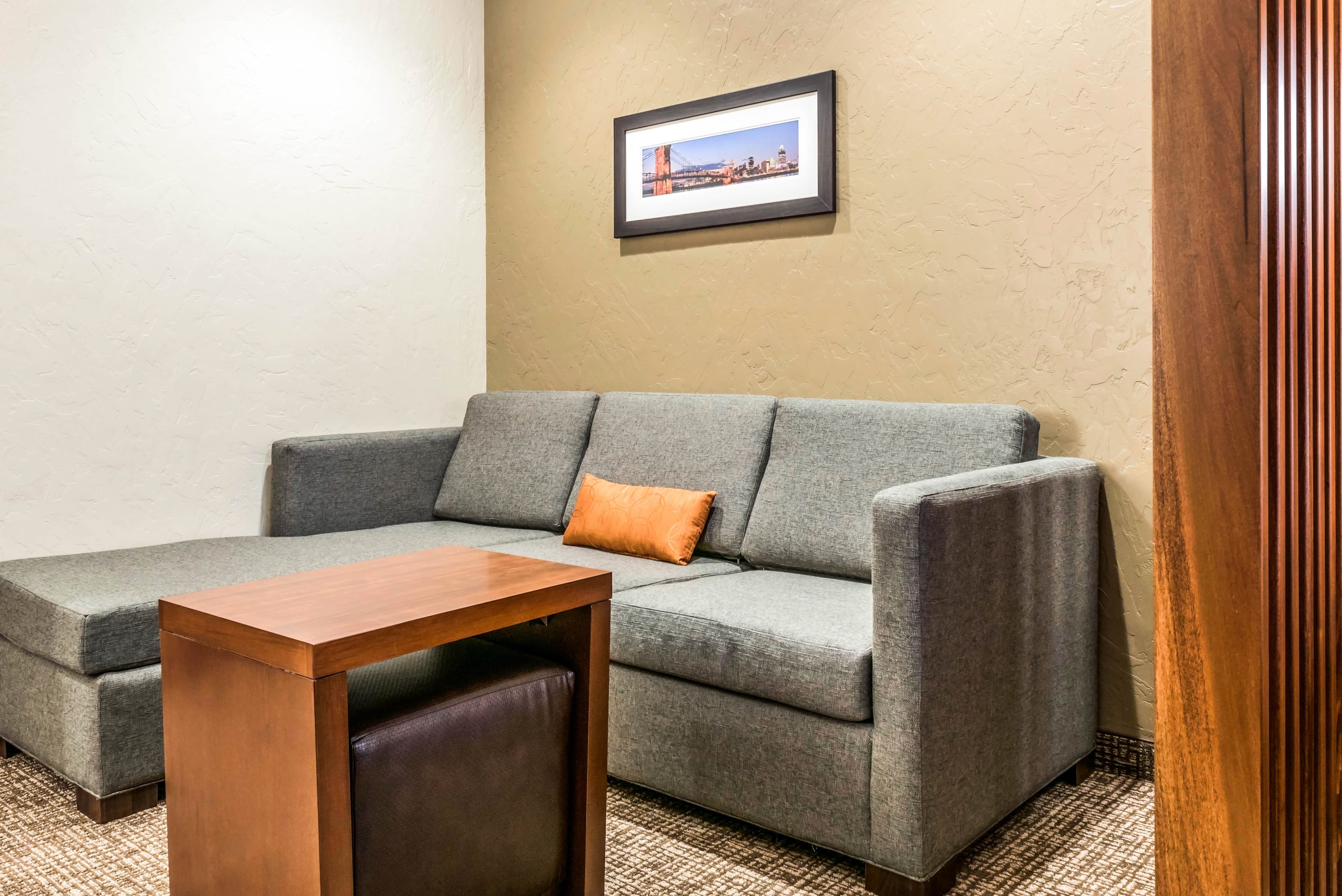 Comfort Suites Florence - Cincinnati South - Image 4