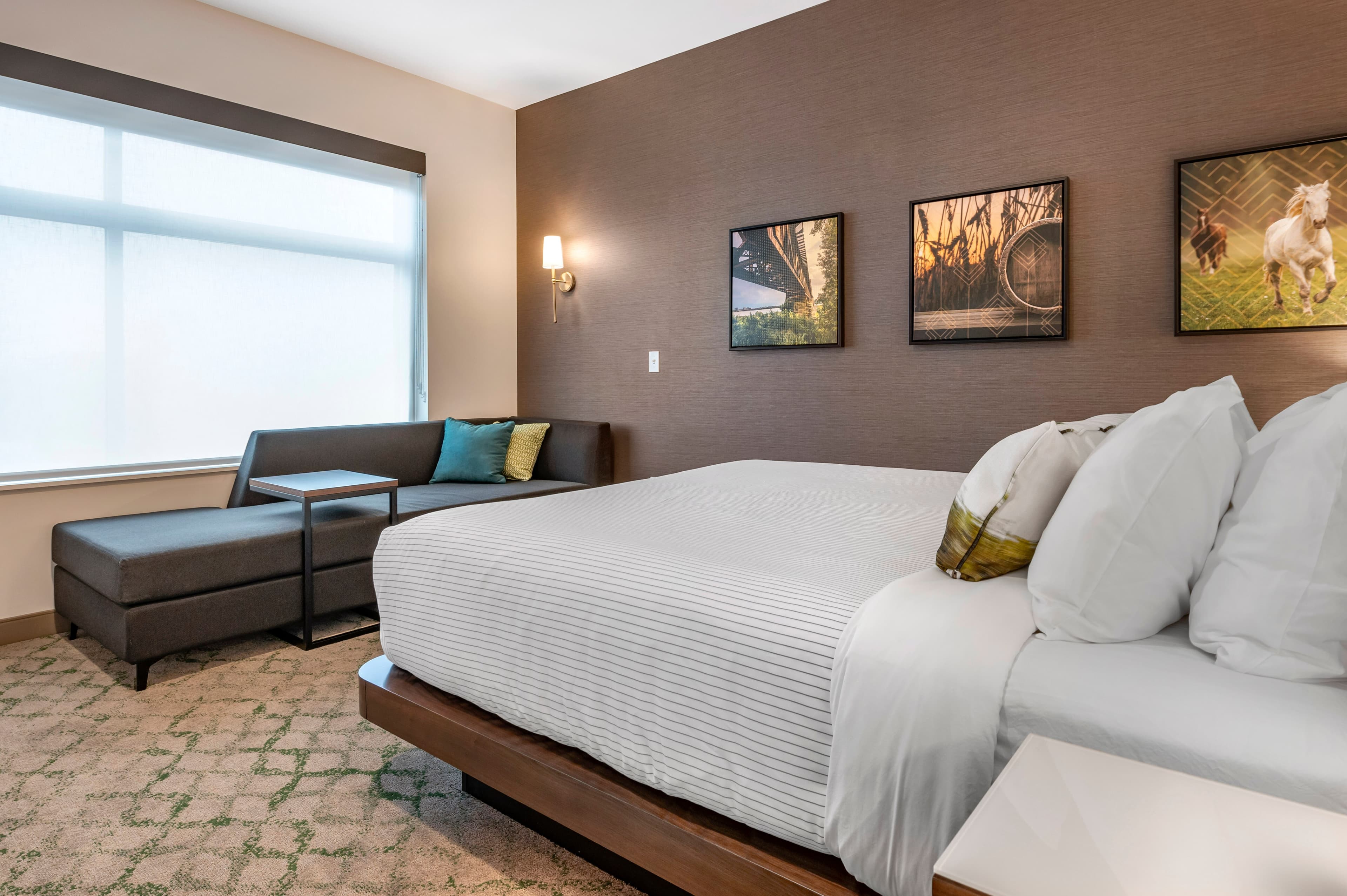 Cambria Hotel Louisville Downtown-Whiskey Row - Image 3
