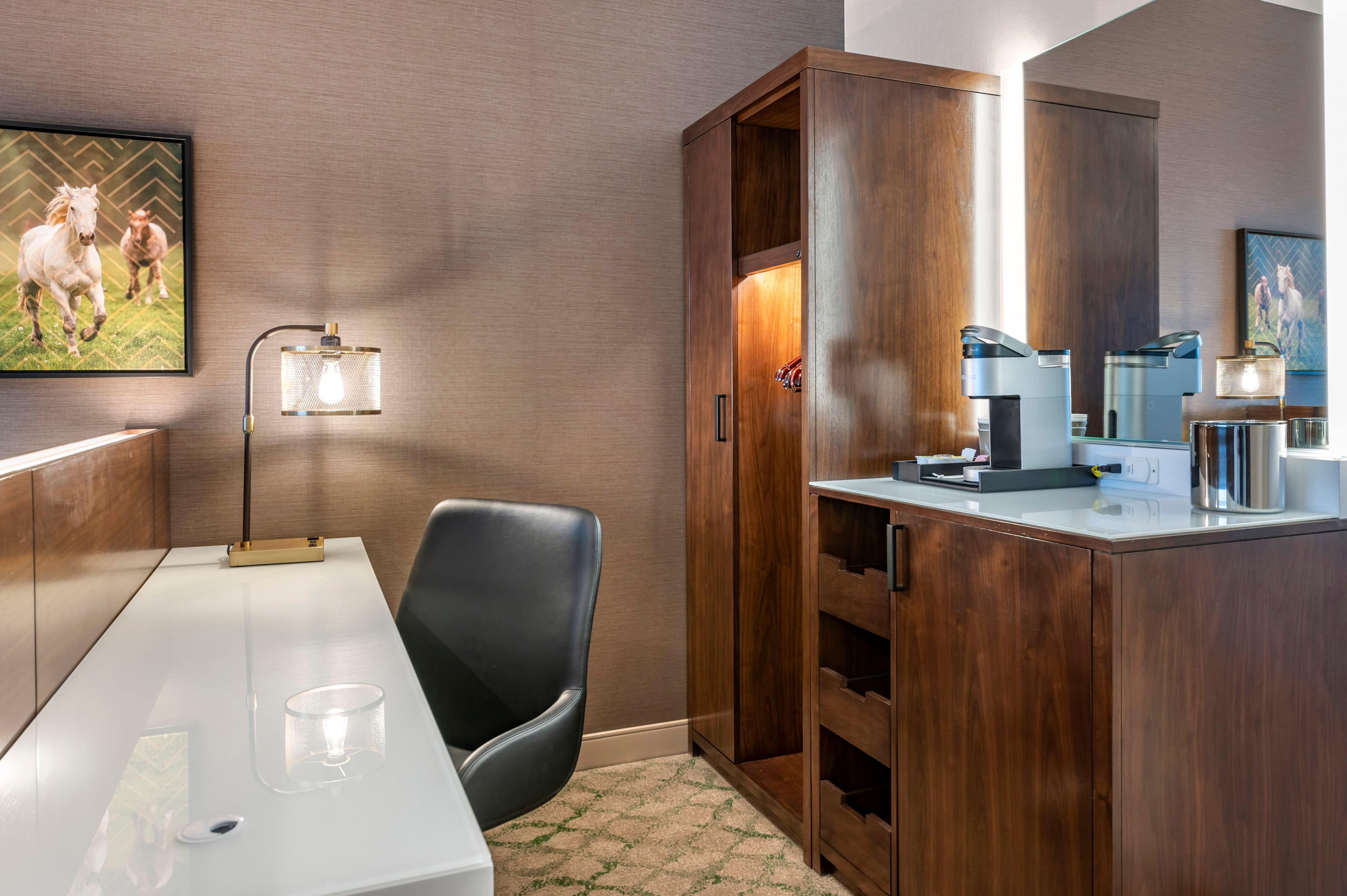 Cambria Hotel Louisville Downtown-Whiskey Row - Image 4