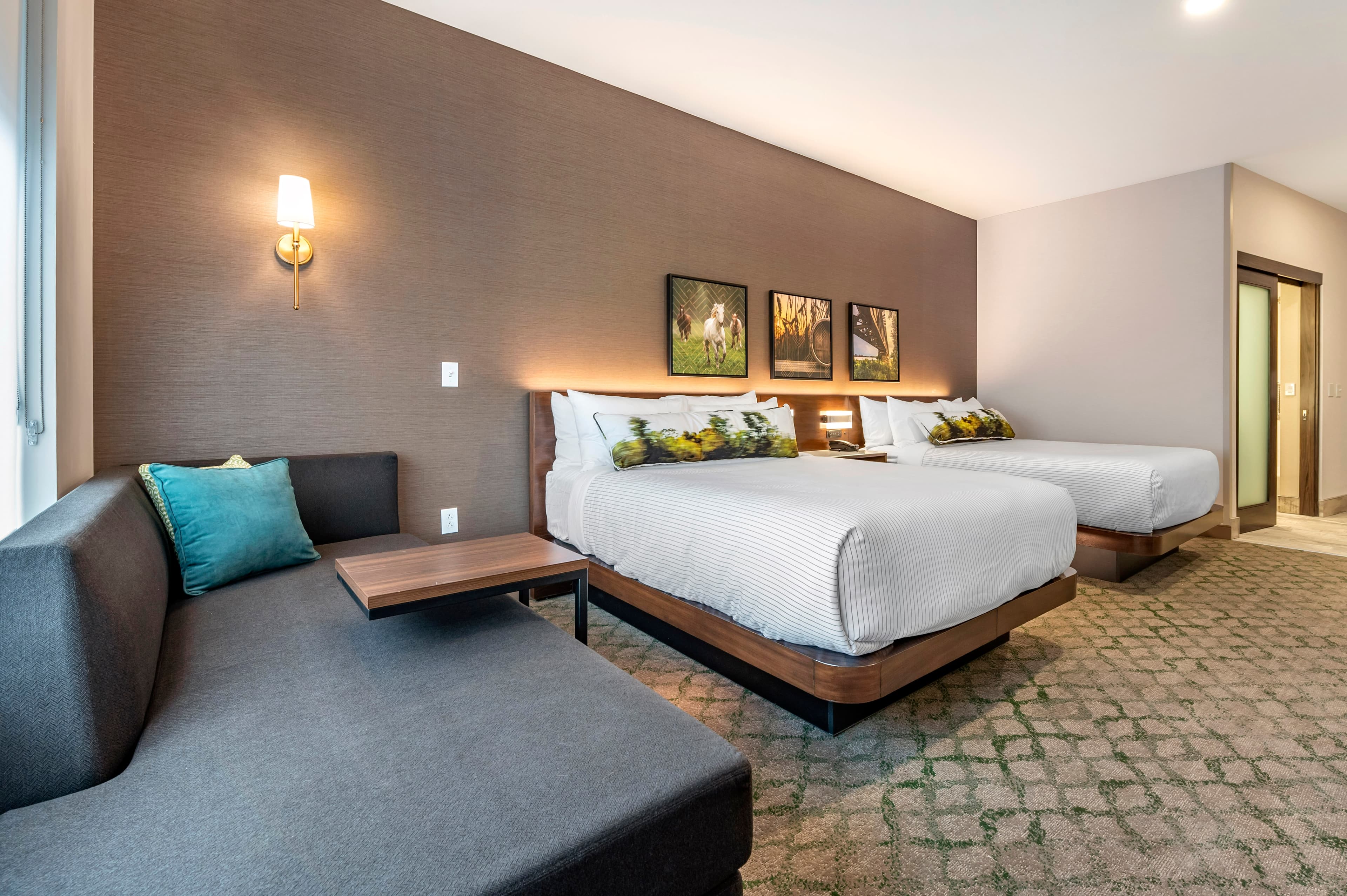 Cambria Hotel Louisville Downtown-Whiskey Row — 8
