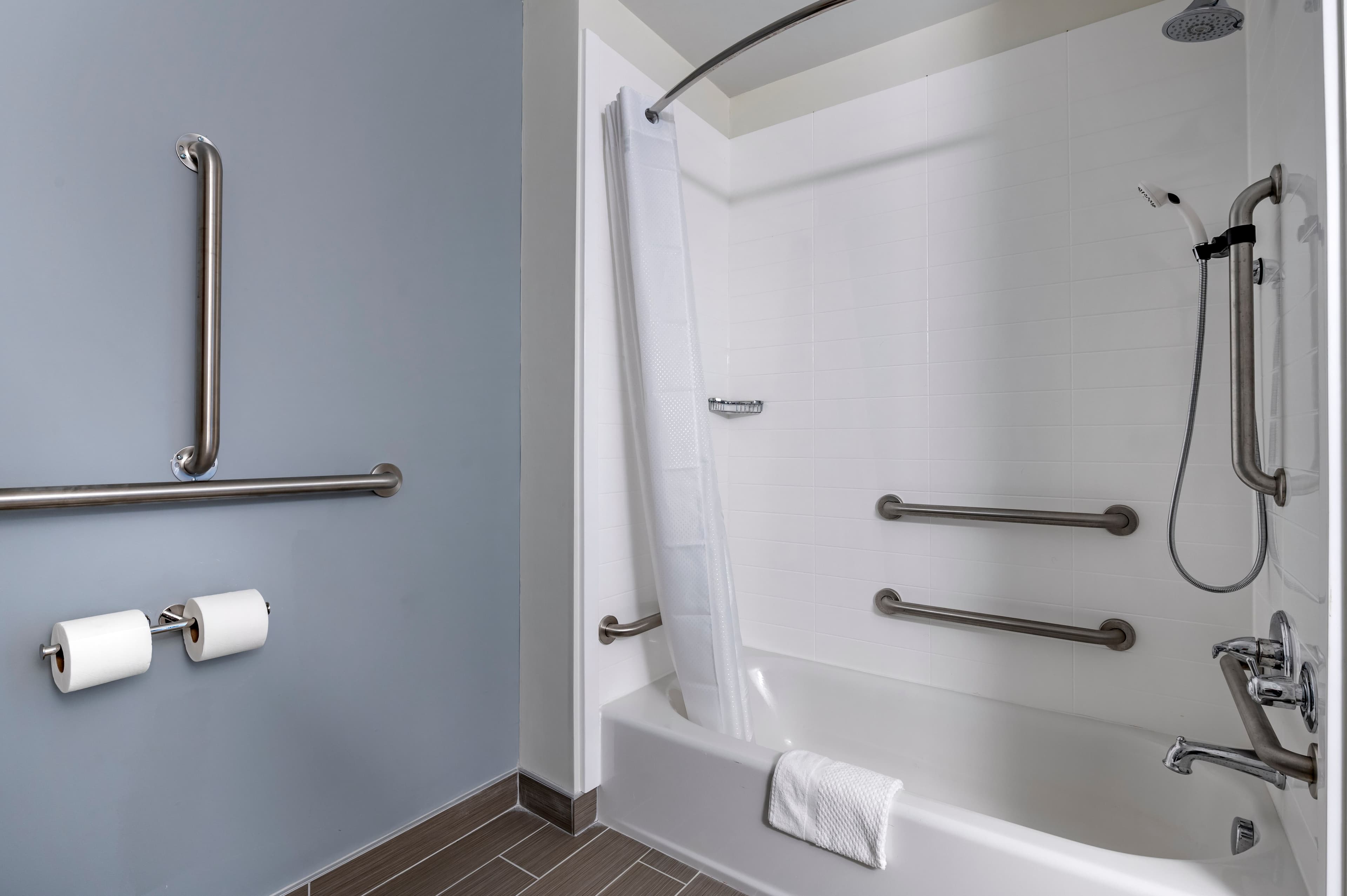 MainStay Suites Georgetown Lexington North - Image 3