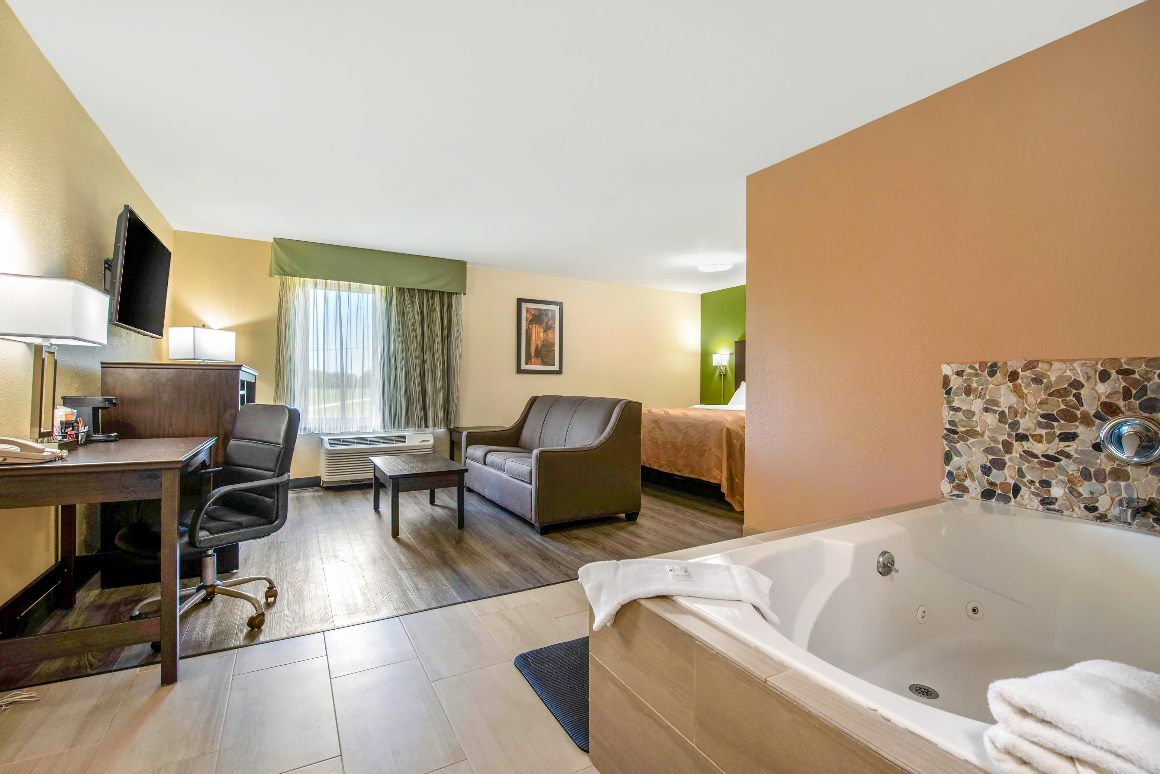Quality Inn & Suites Brandenburg - Fort Knox — 18