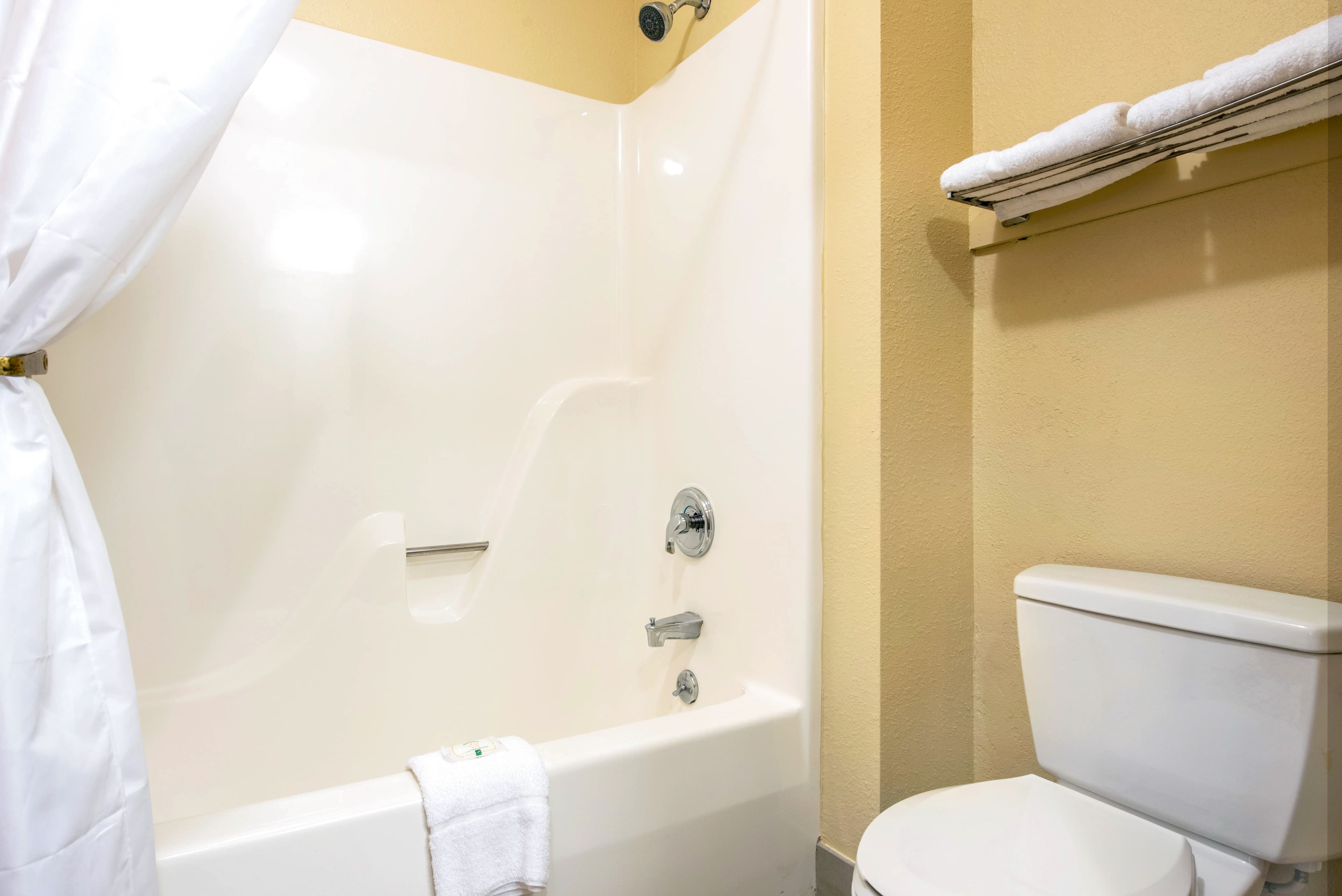 Quality Inn & Suites Brandenburg - Fort Knox — 10