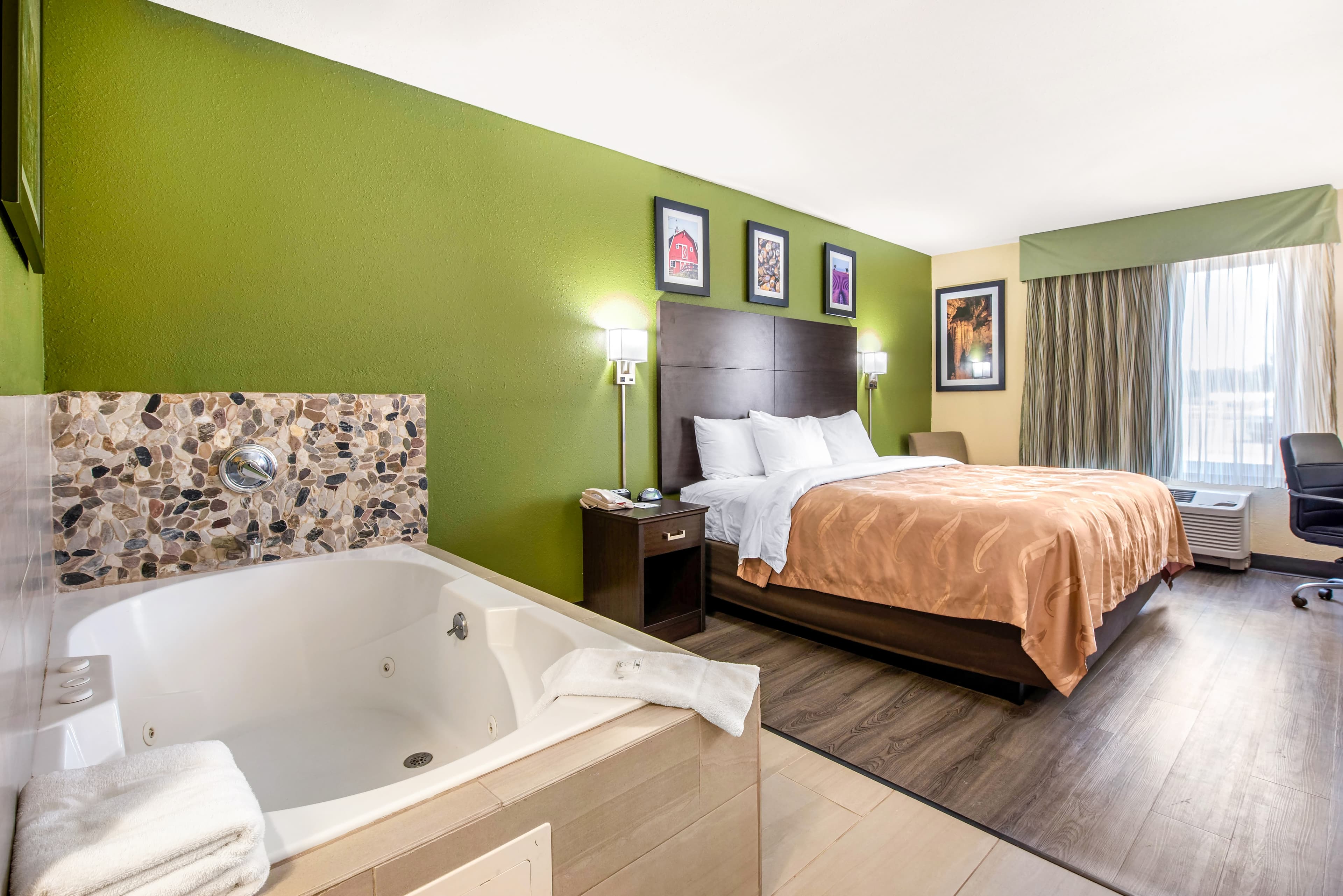 Quality Inn & Suites Brandenburg - Fort Knox — 13