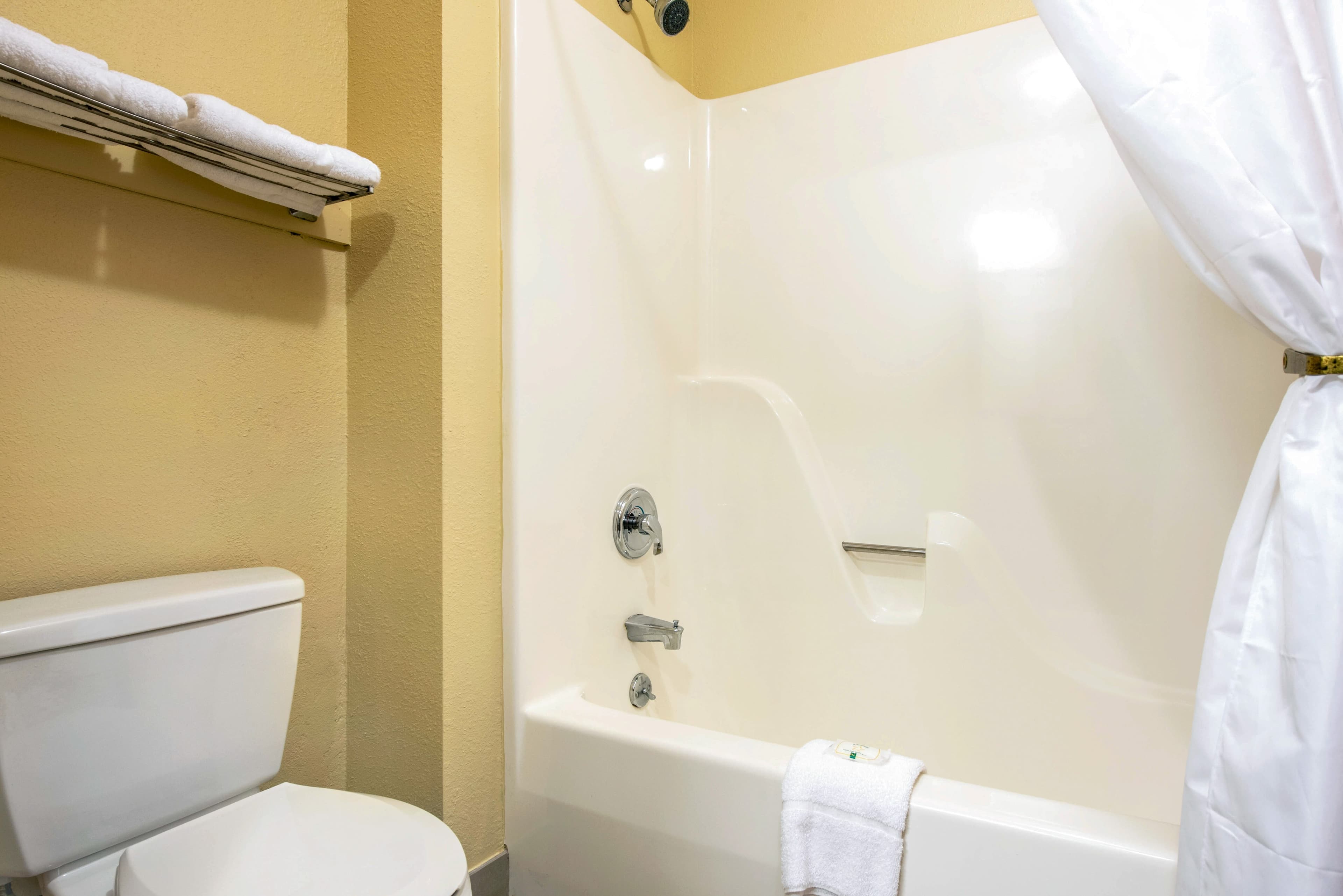 Quality Inn & Suites Brandenburg - Fort Knox — 14