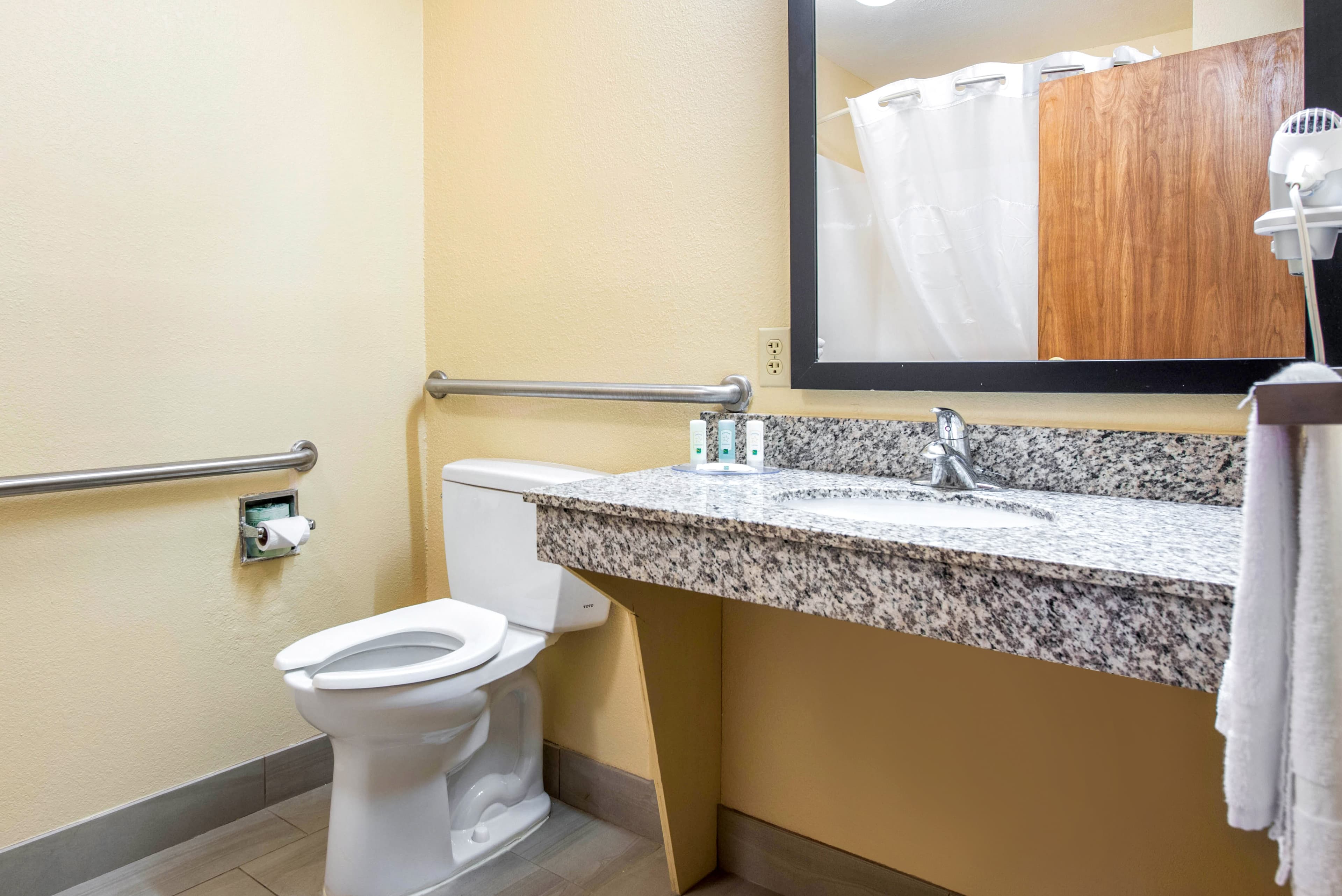 Quality Inn & Suites Brandenburg - Fort Knox — 5
